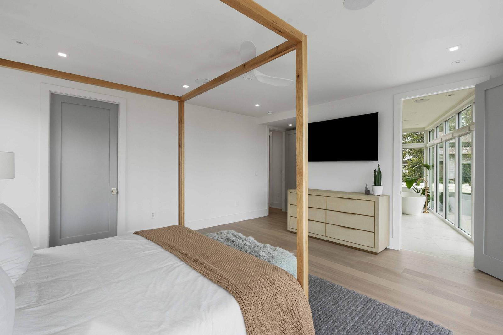 304 Carolina Boulevard