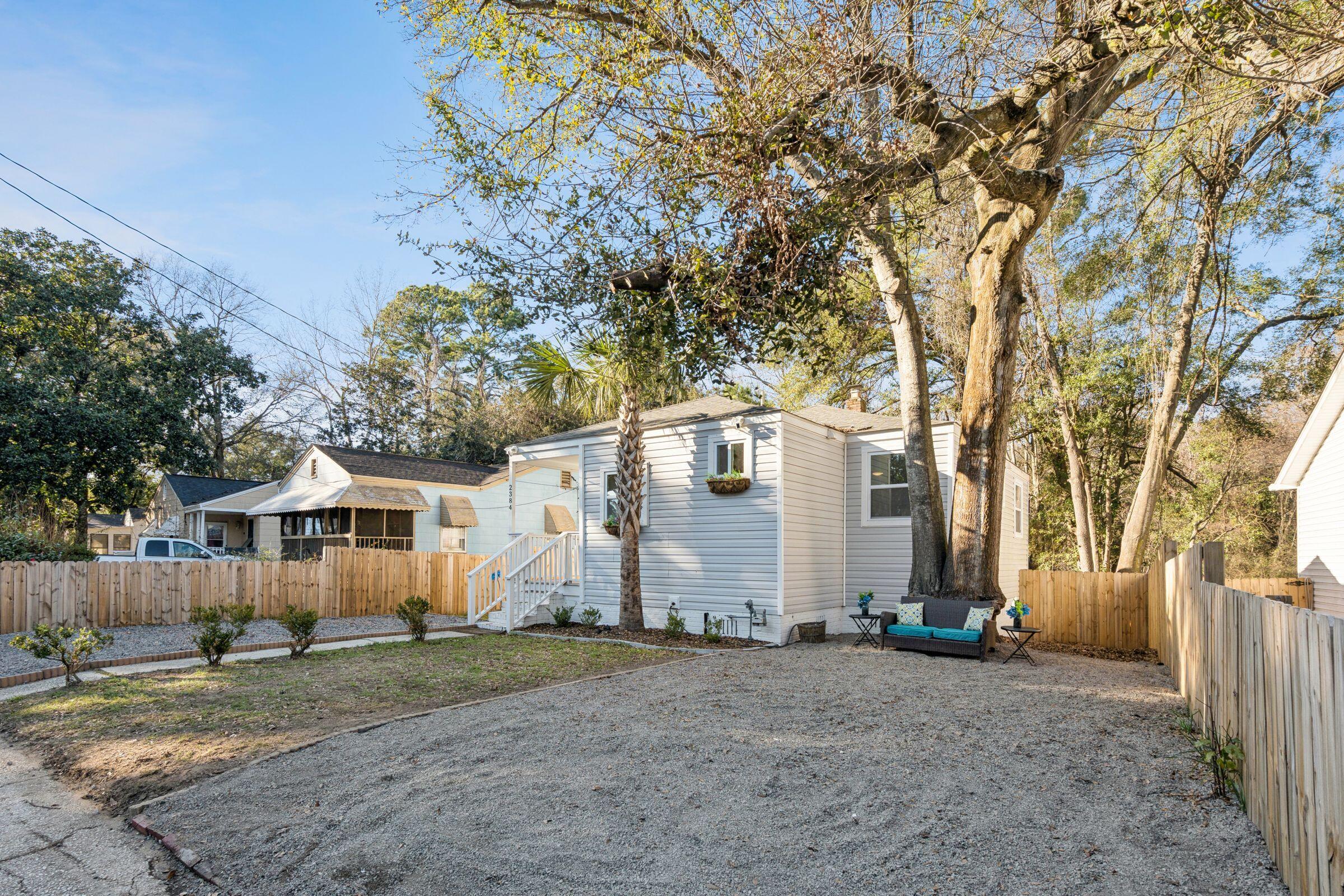 2384 Cambridge Avenue