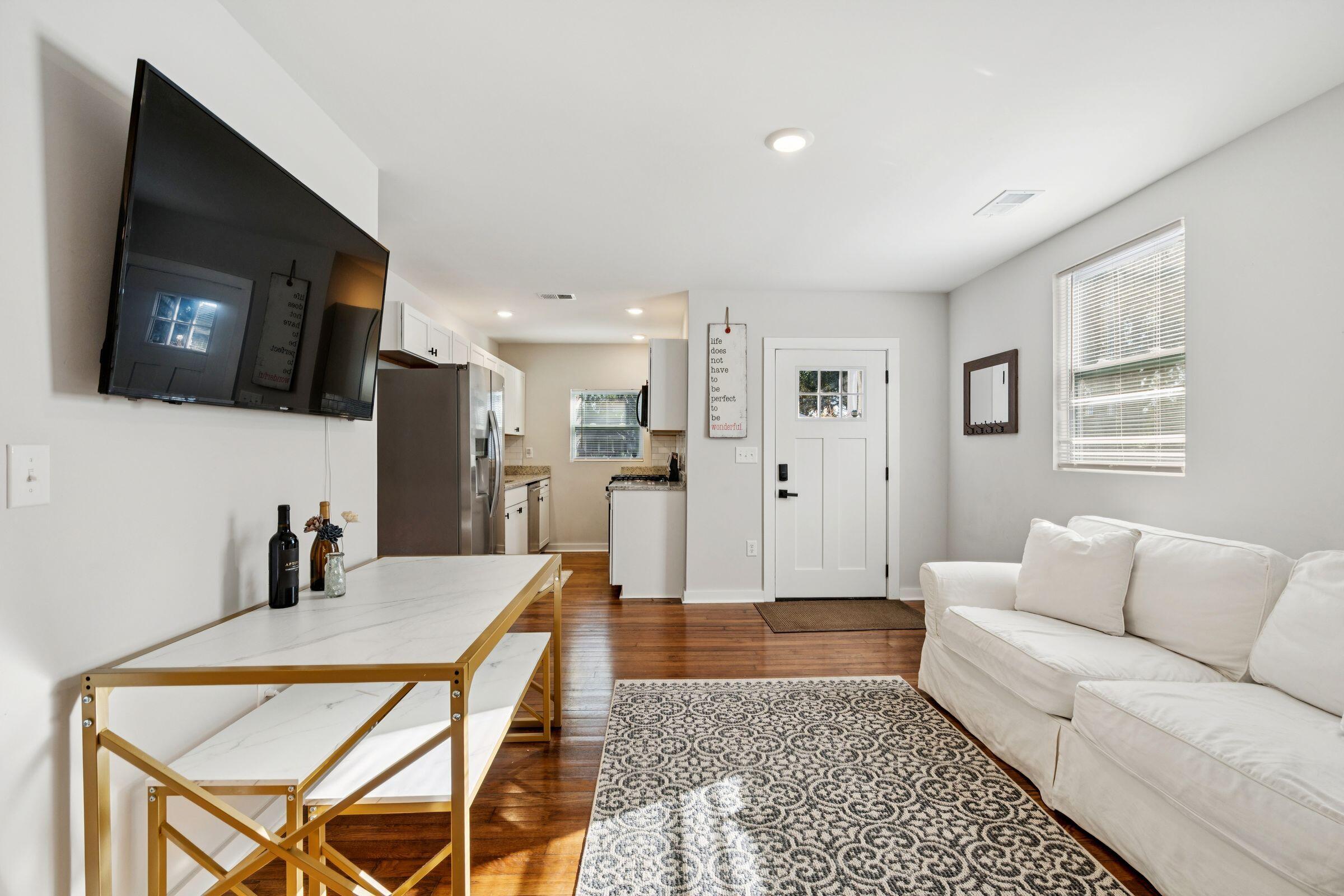 2384 Cambridge Avenue