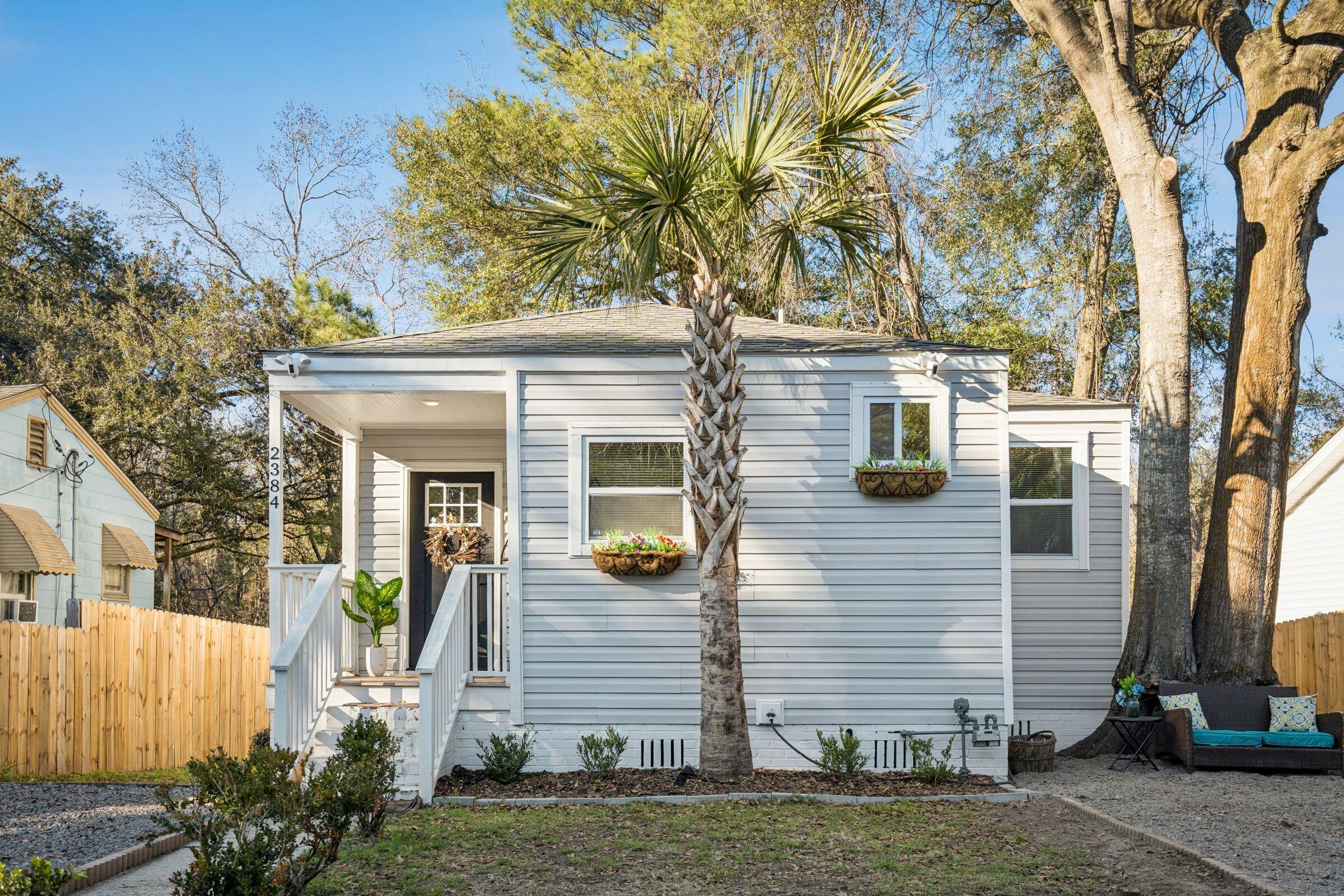 2384 Cambridge Avenue