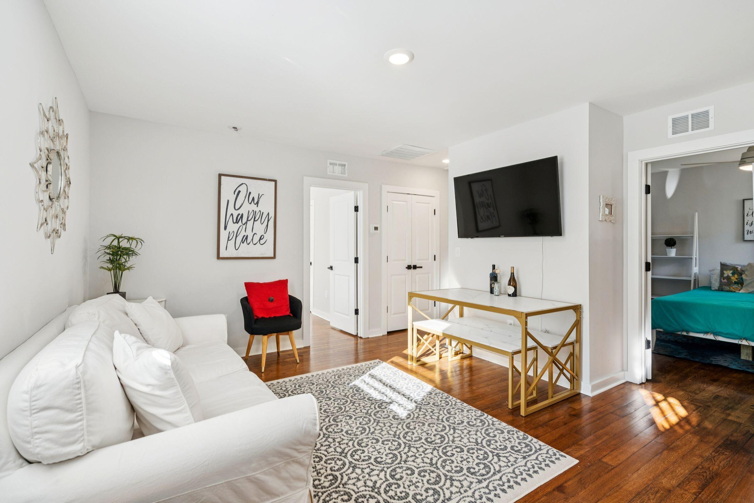 2384 Cambridge Avenue