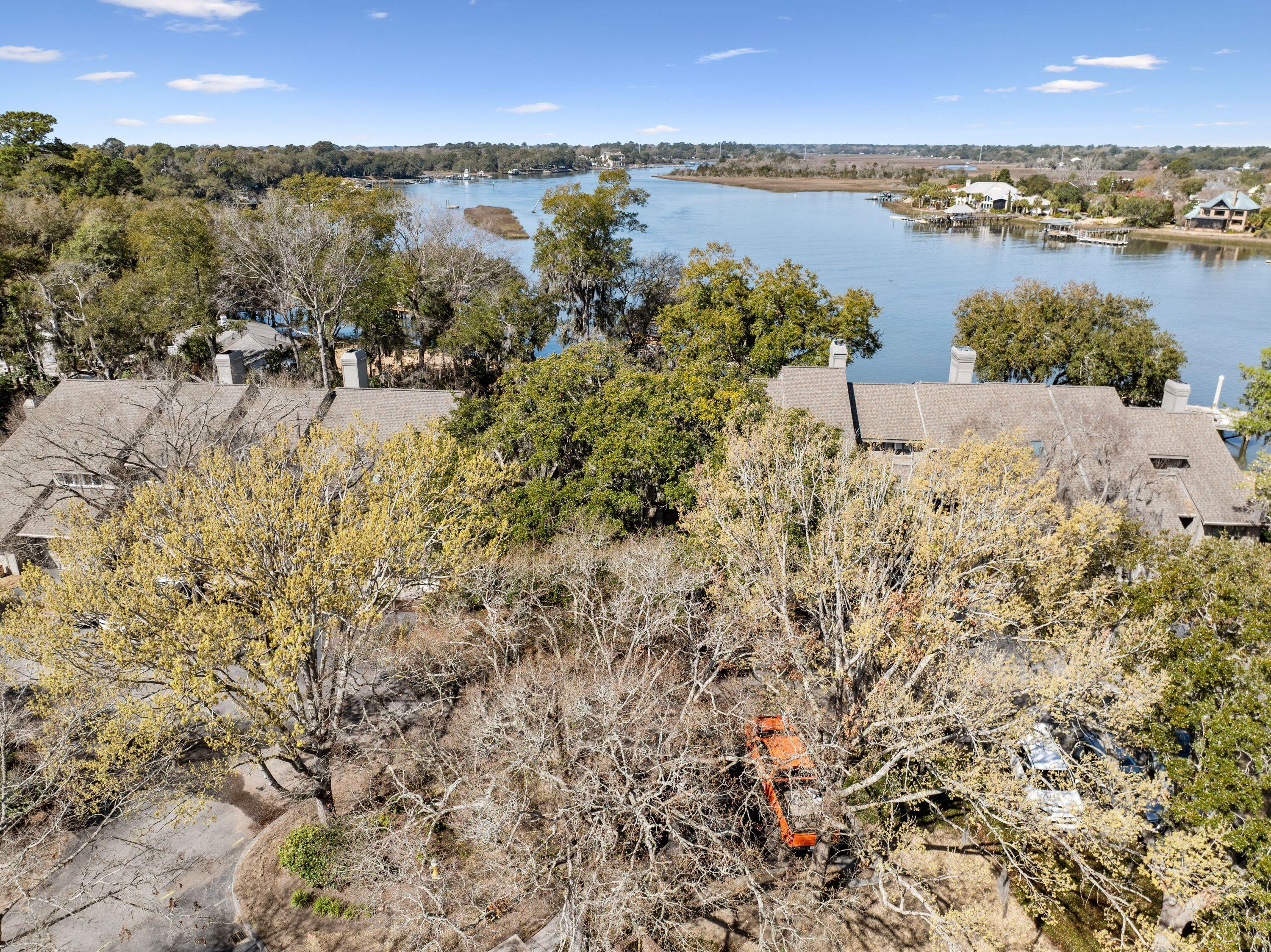 33 Wappoo Creek Place