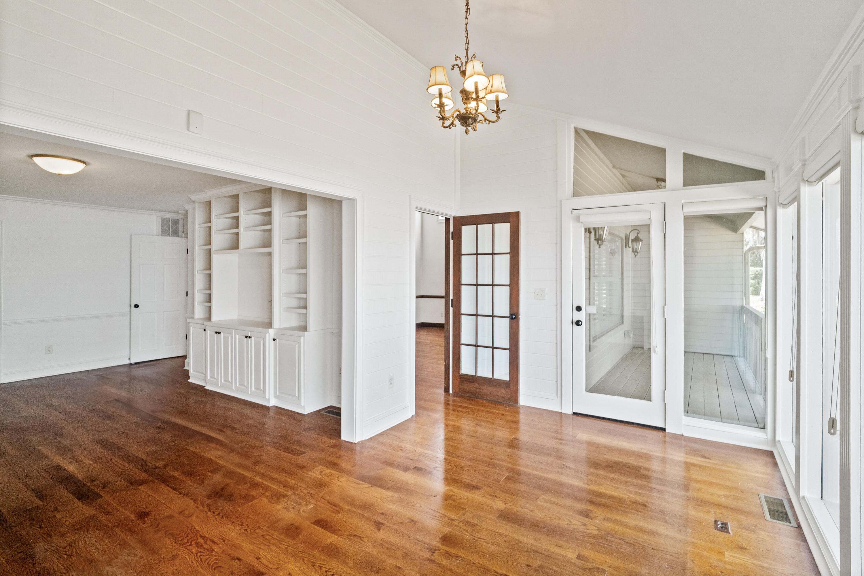 33 Wappoo Creek Place