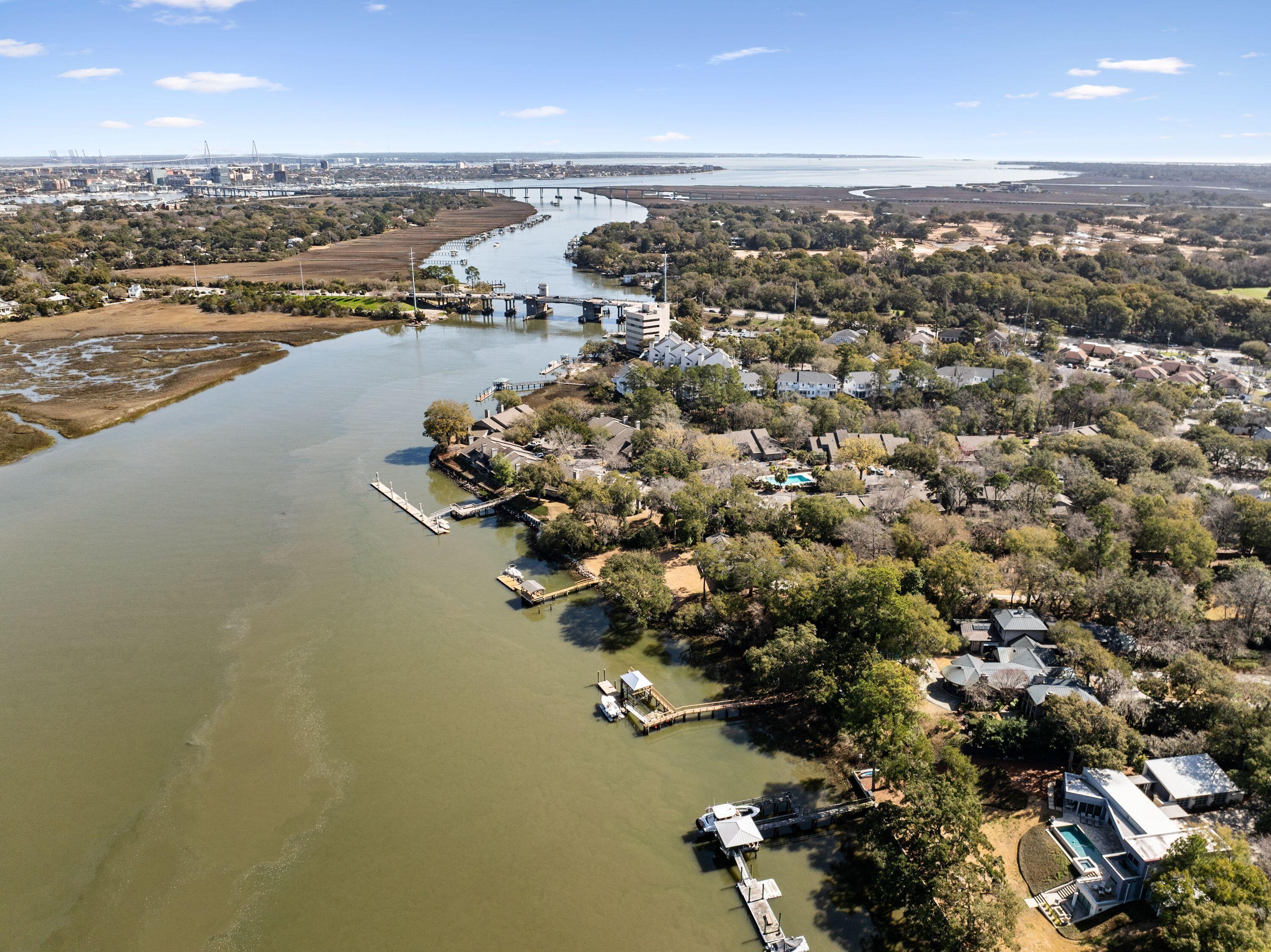 33 Wappoo Creek Place