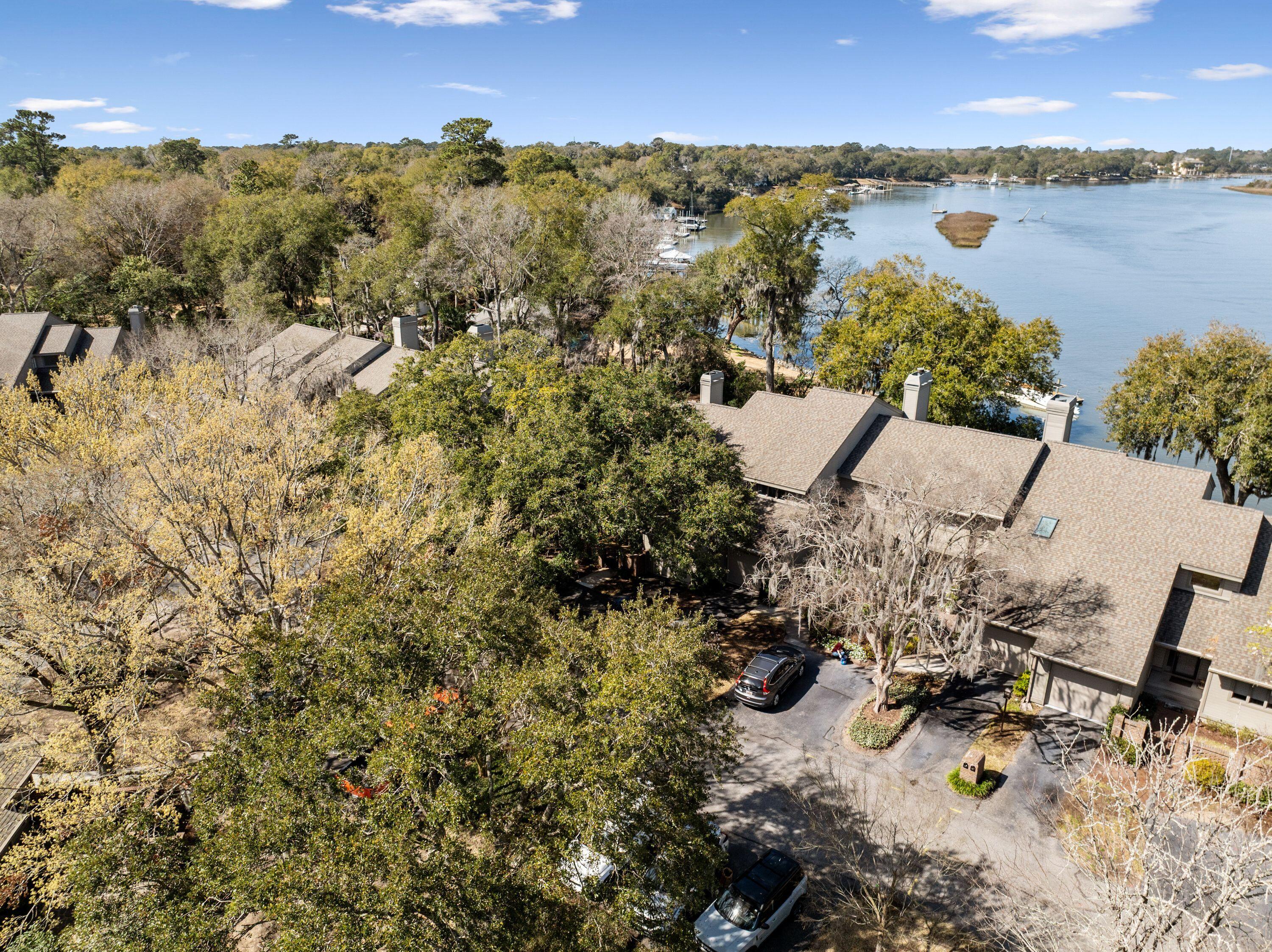 33 Wappoo Creek Place