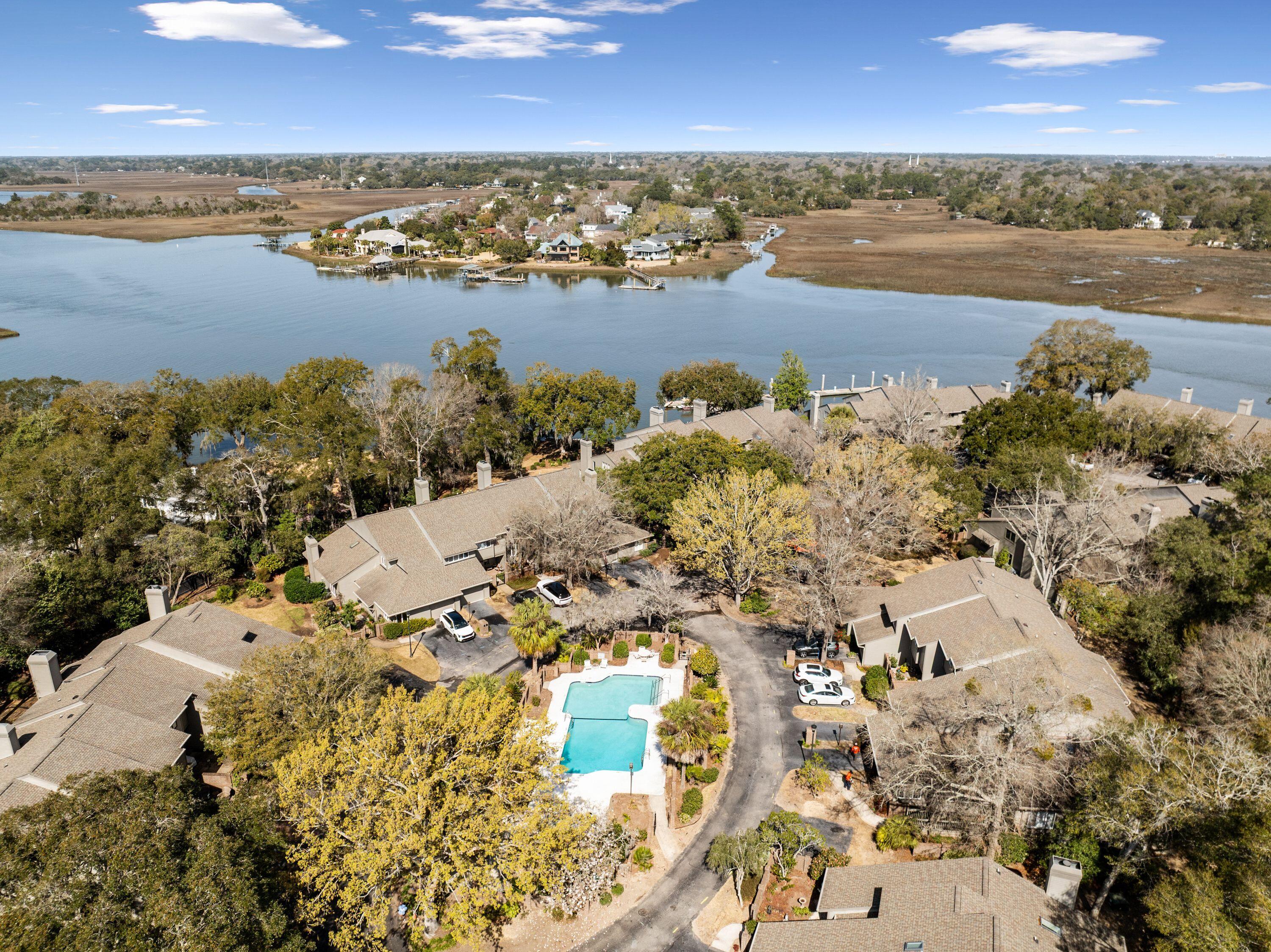 33 Wappoo Creek Place