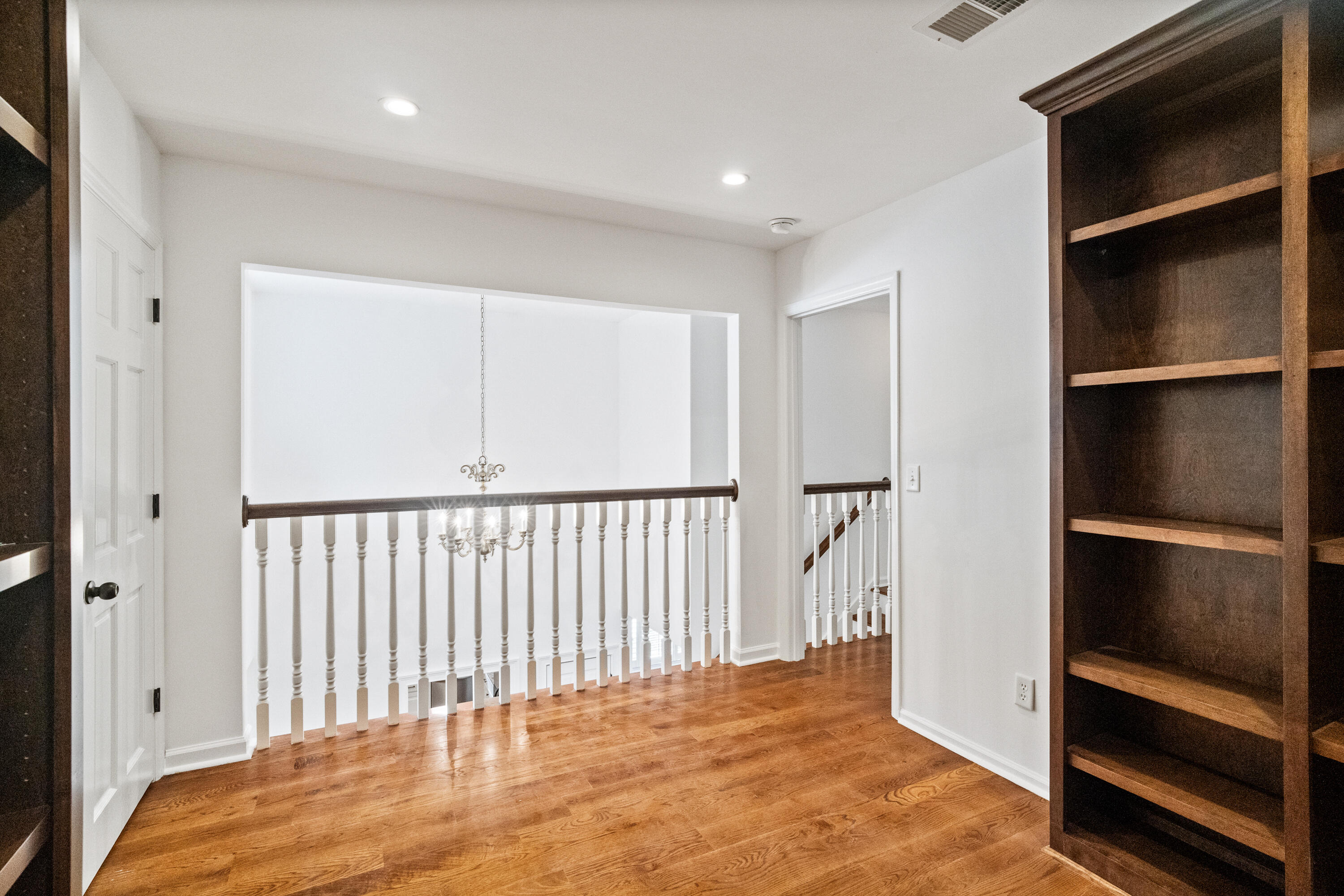 33 Wappoo Creek Place