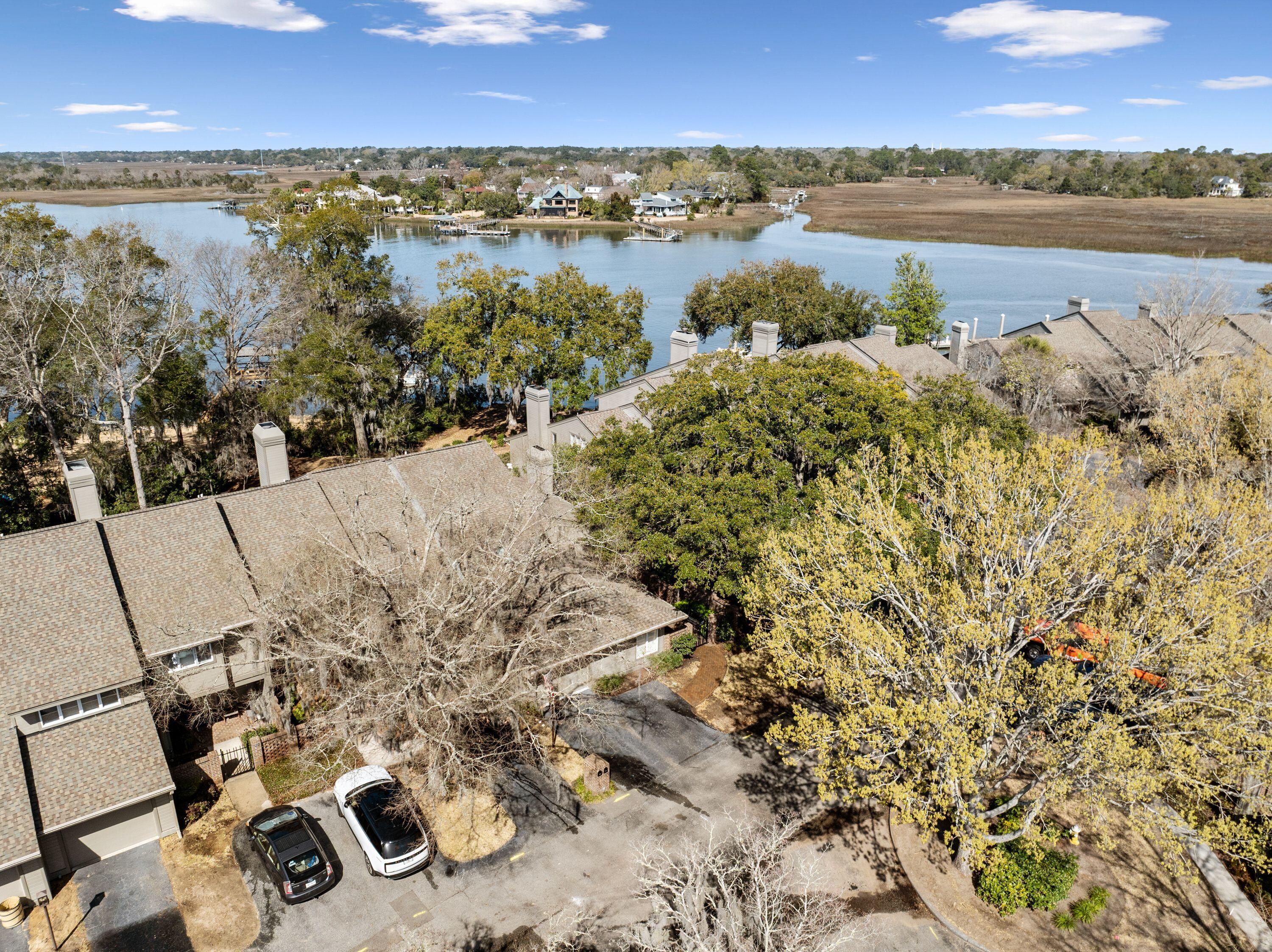 33 Wappoo Creek Place