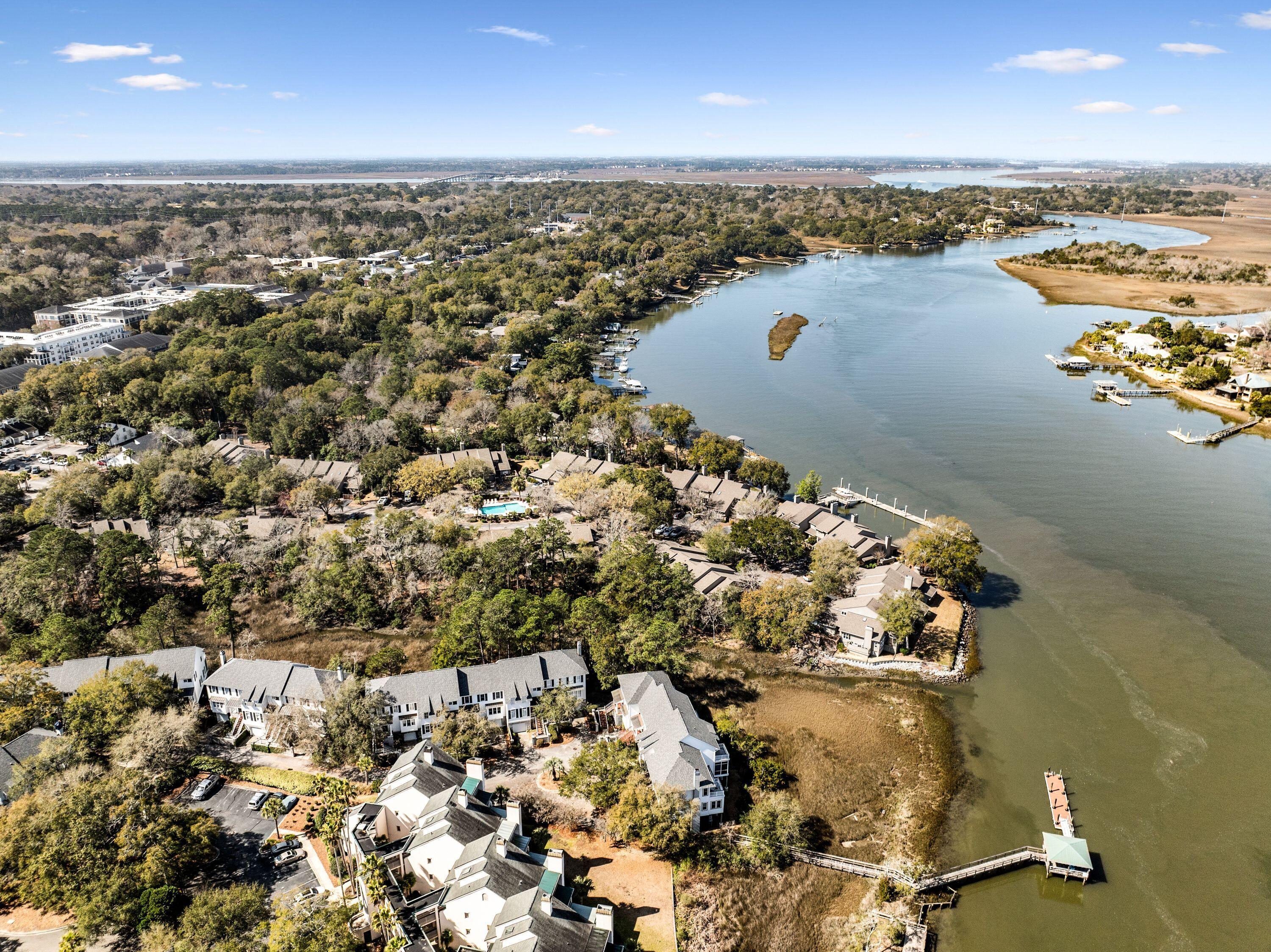 33 Wappoo Creek Place