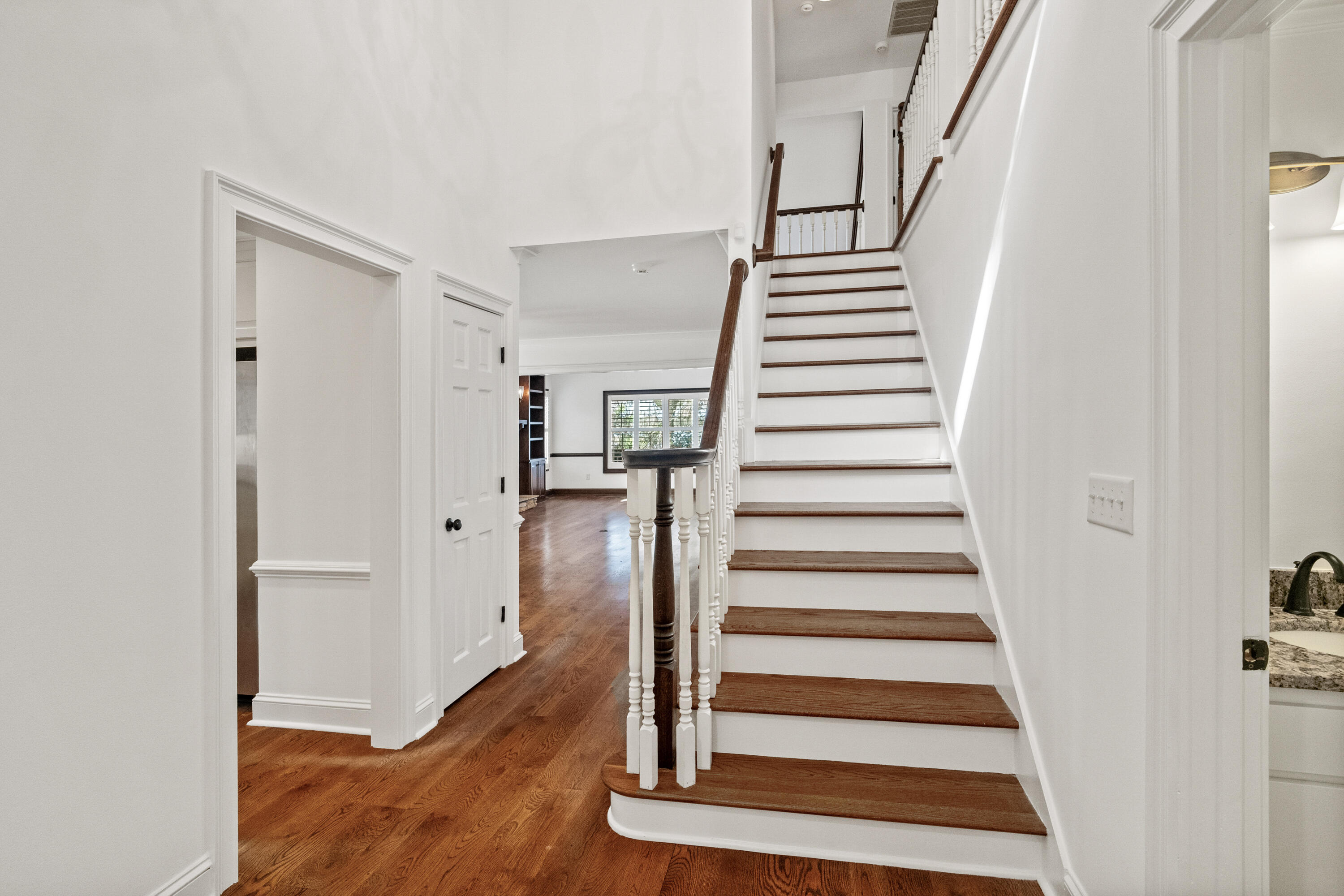 33 Wappoo Creek Place