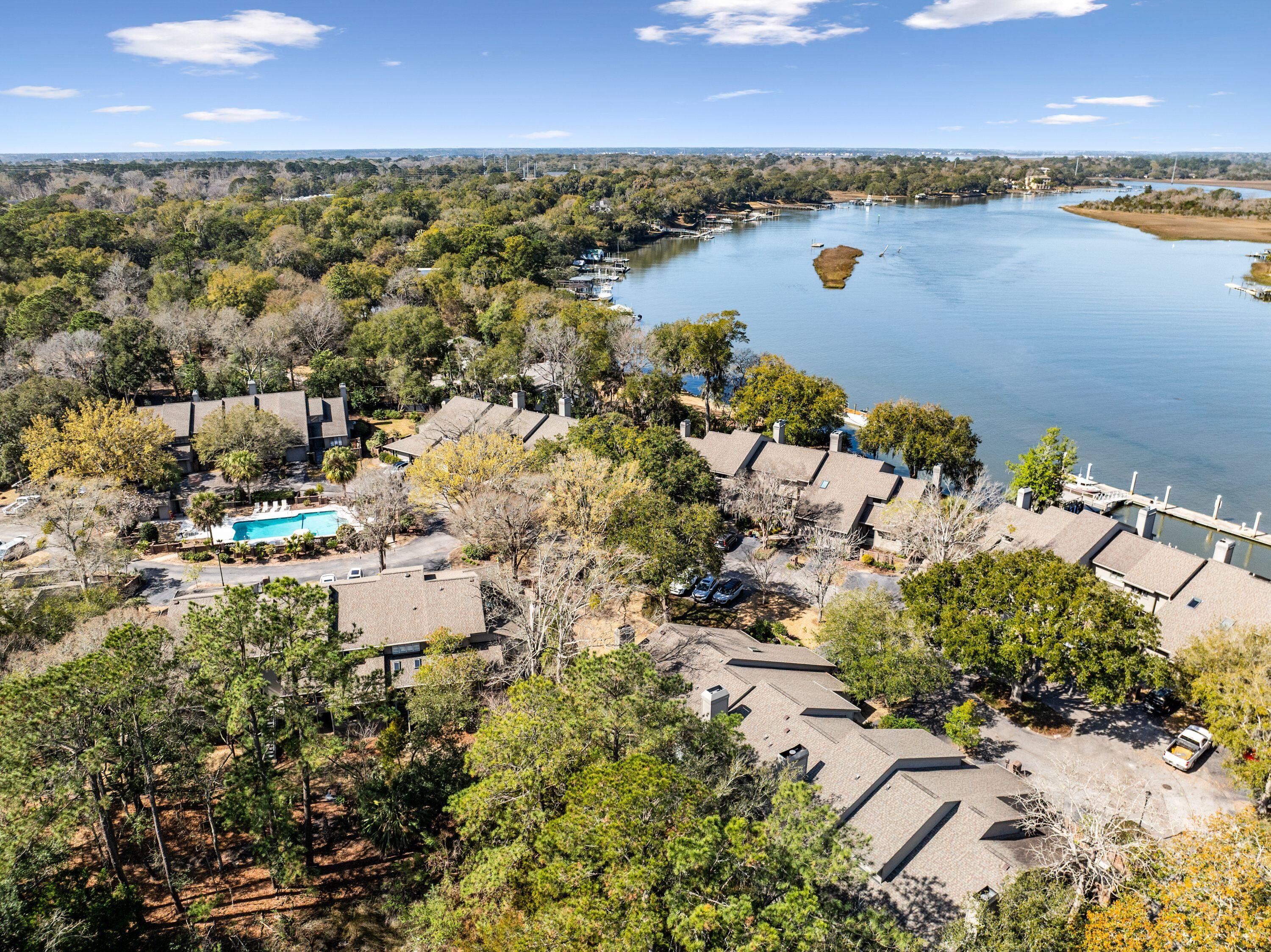 33 Wappoo Creek Place