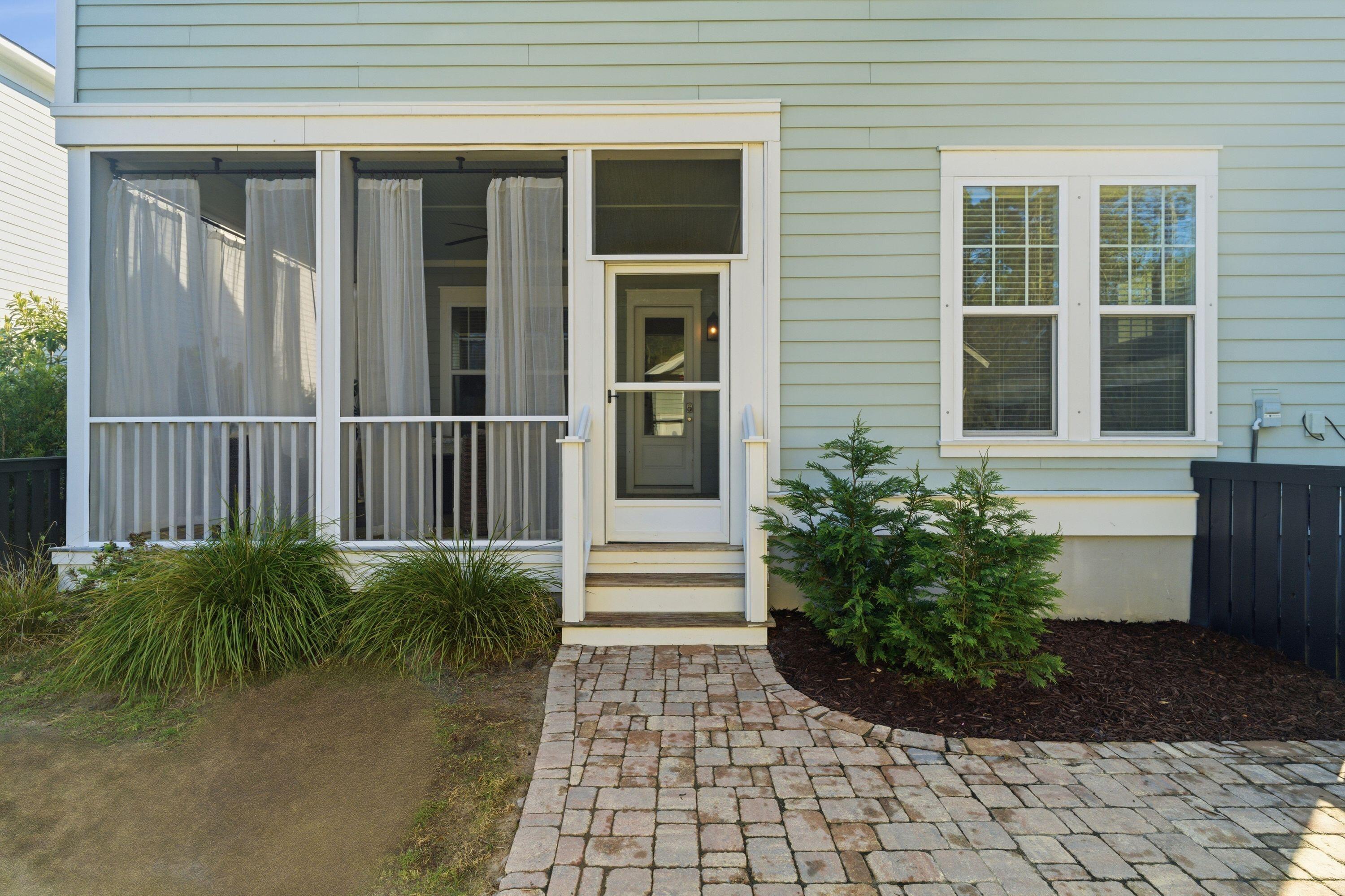 1645 Banning Street