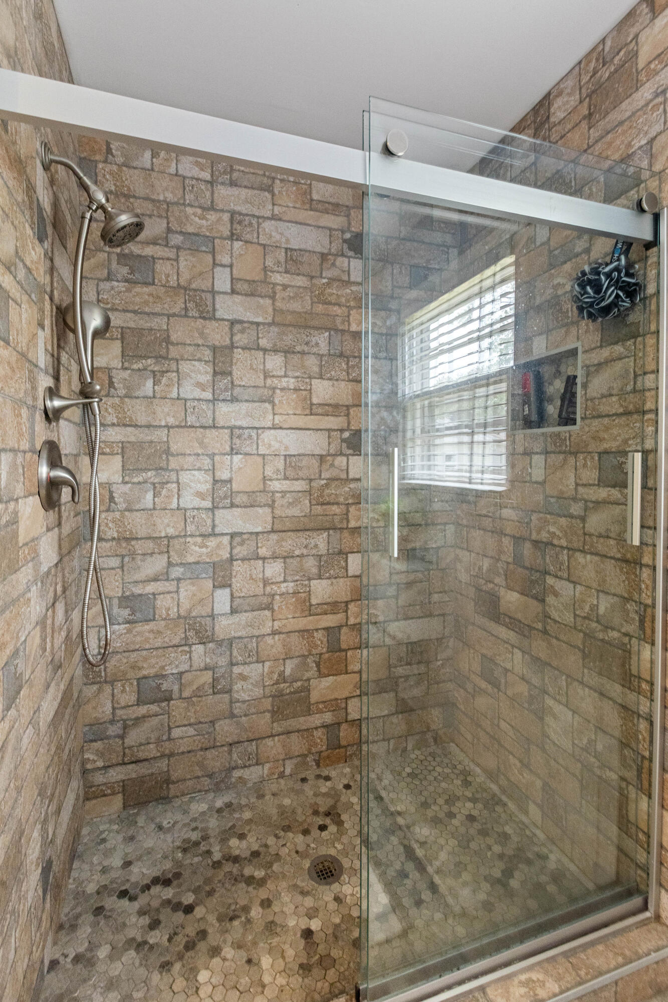 5252 Braddock Avenue