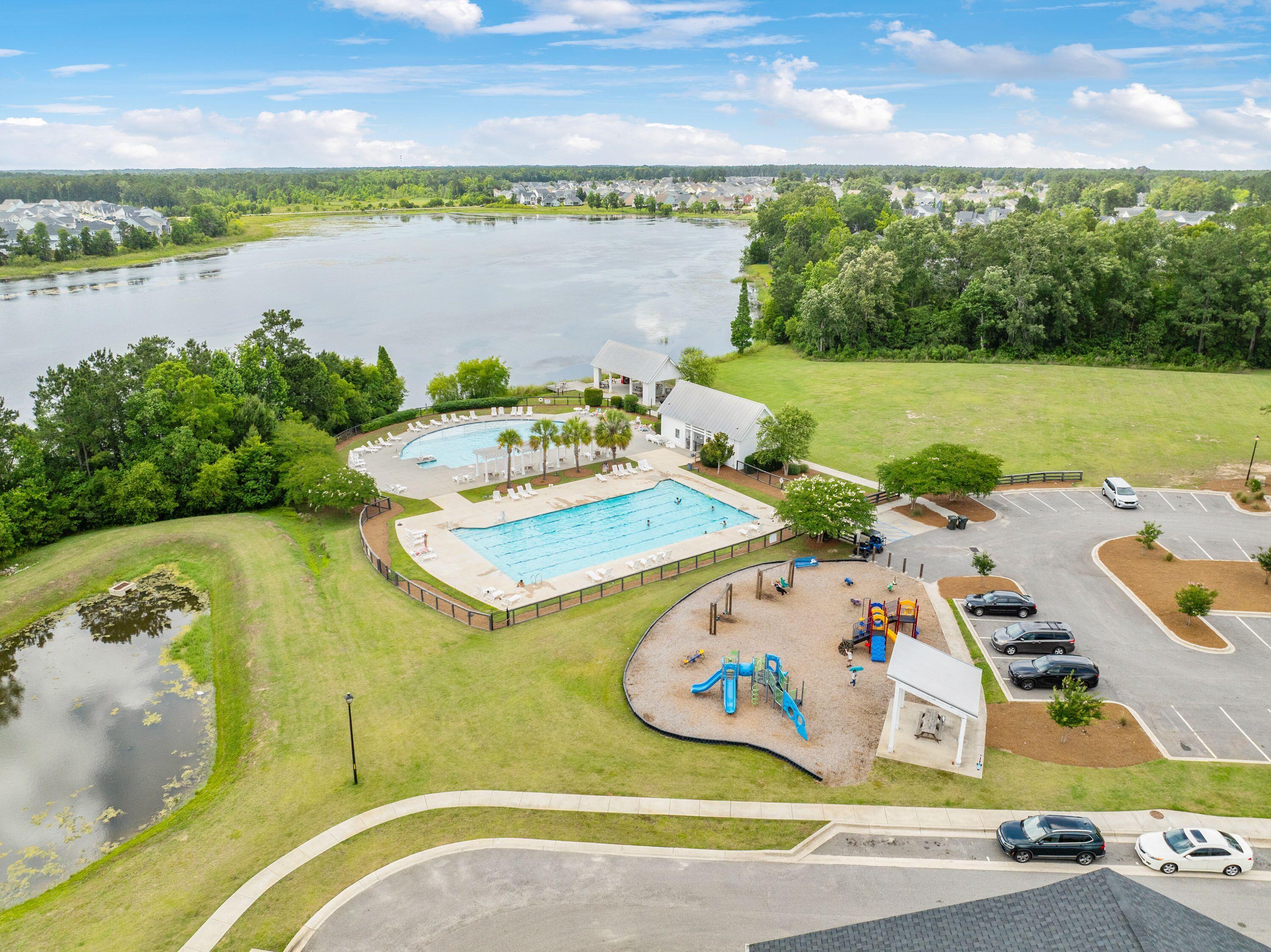 765 Trotters Lane