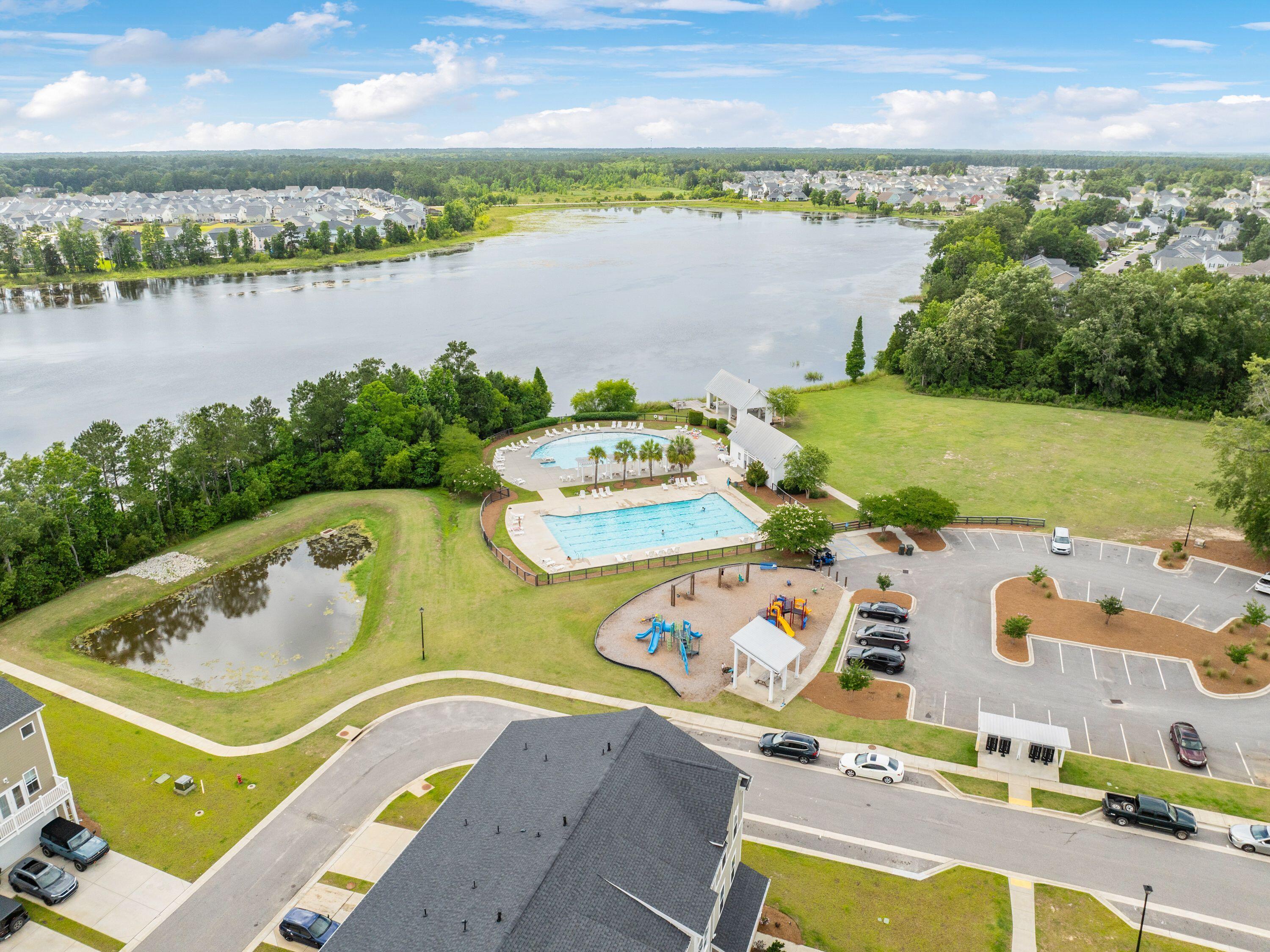 765 Trotters Lane