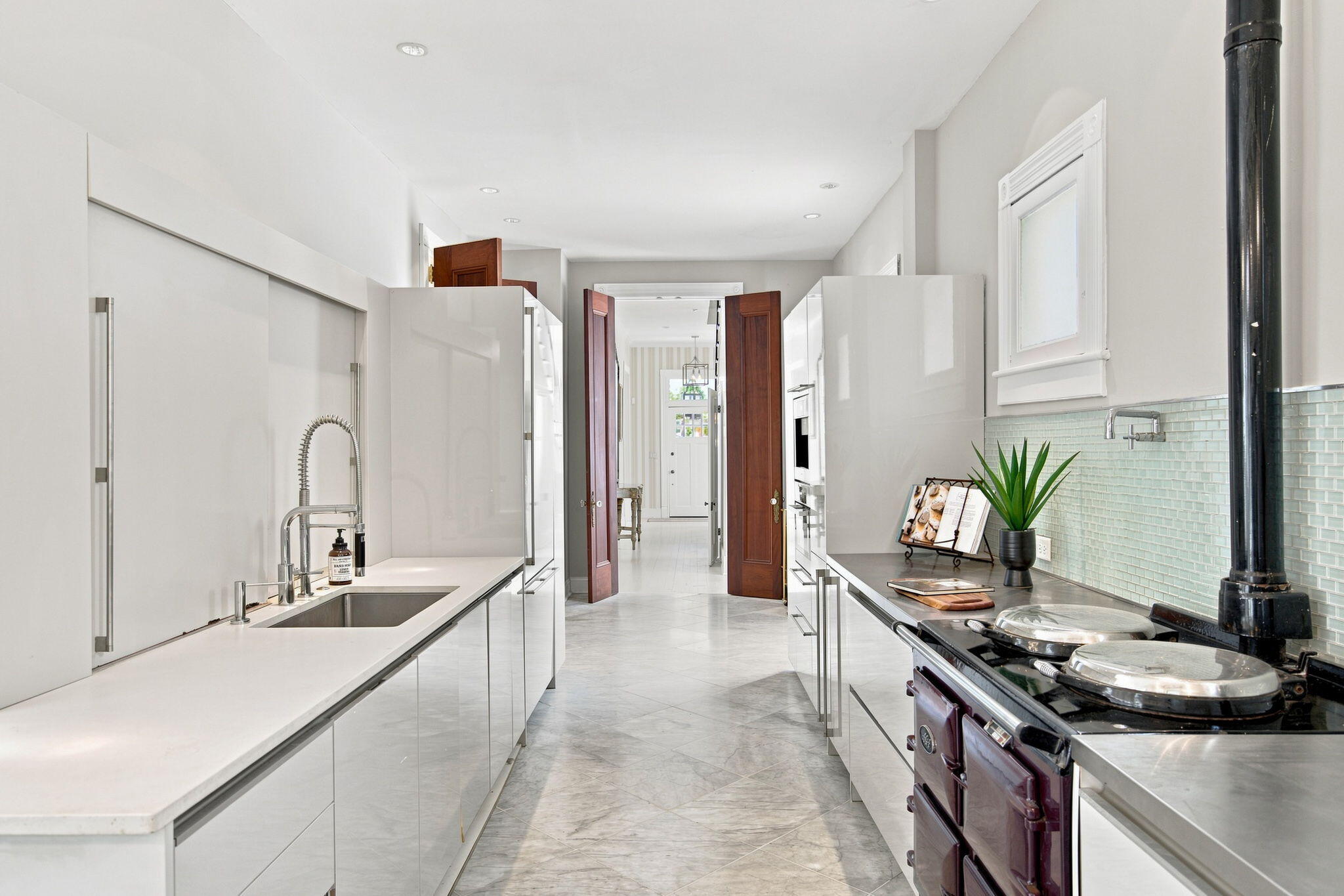 6 Rutledge Avenue
