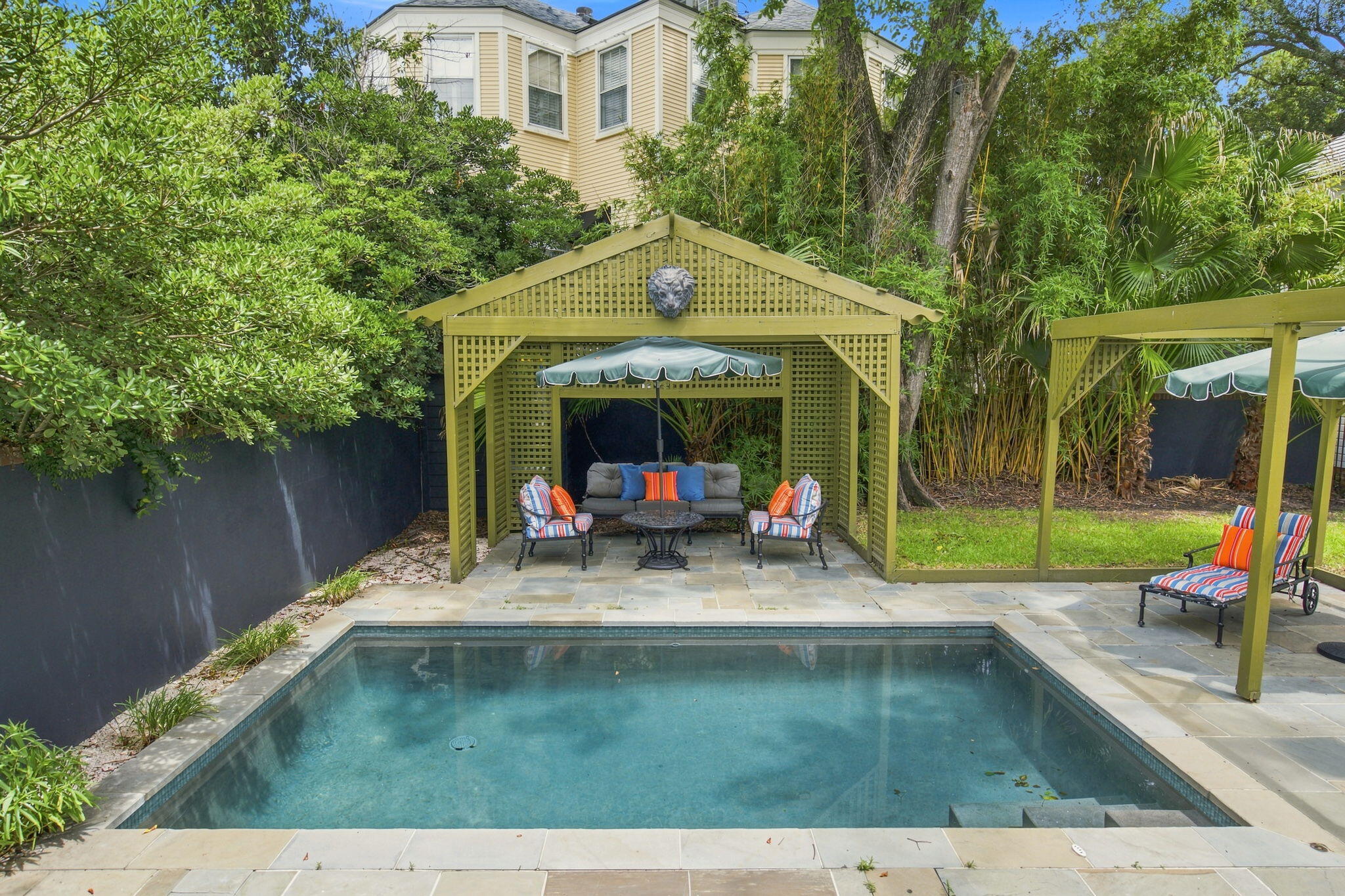 6 Rutledge Avenue
