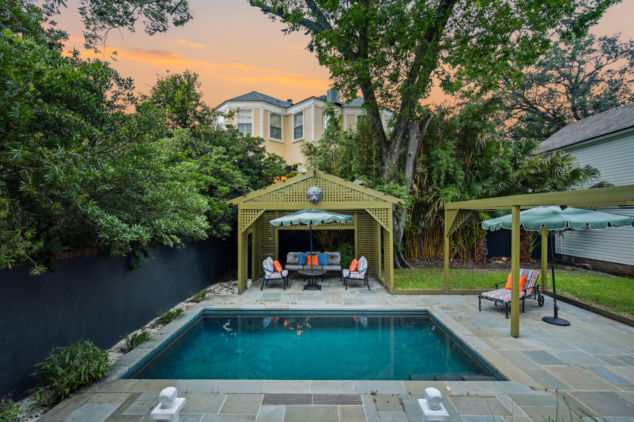 6 Rutledge Avenue