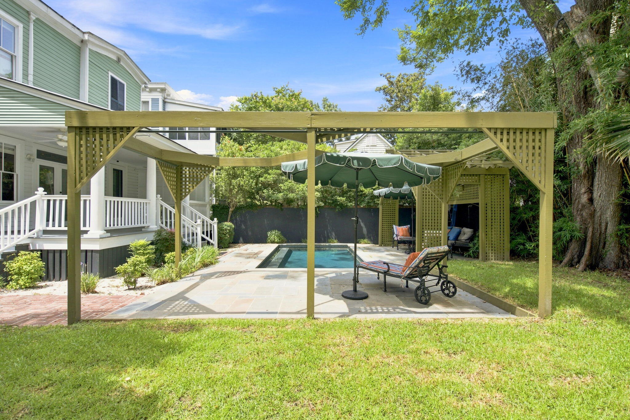 6 Rutledge Avenue
