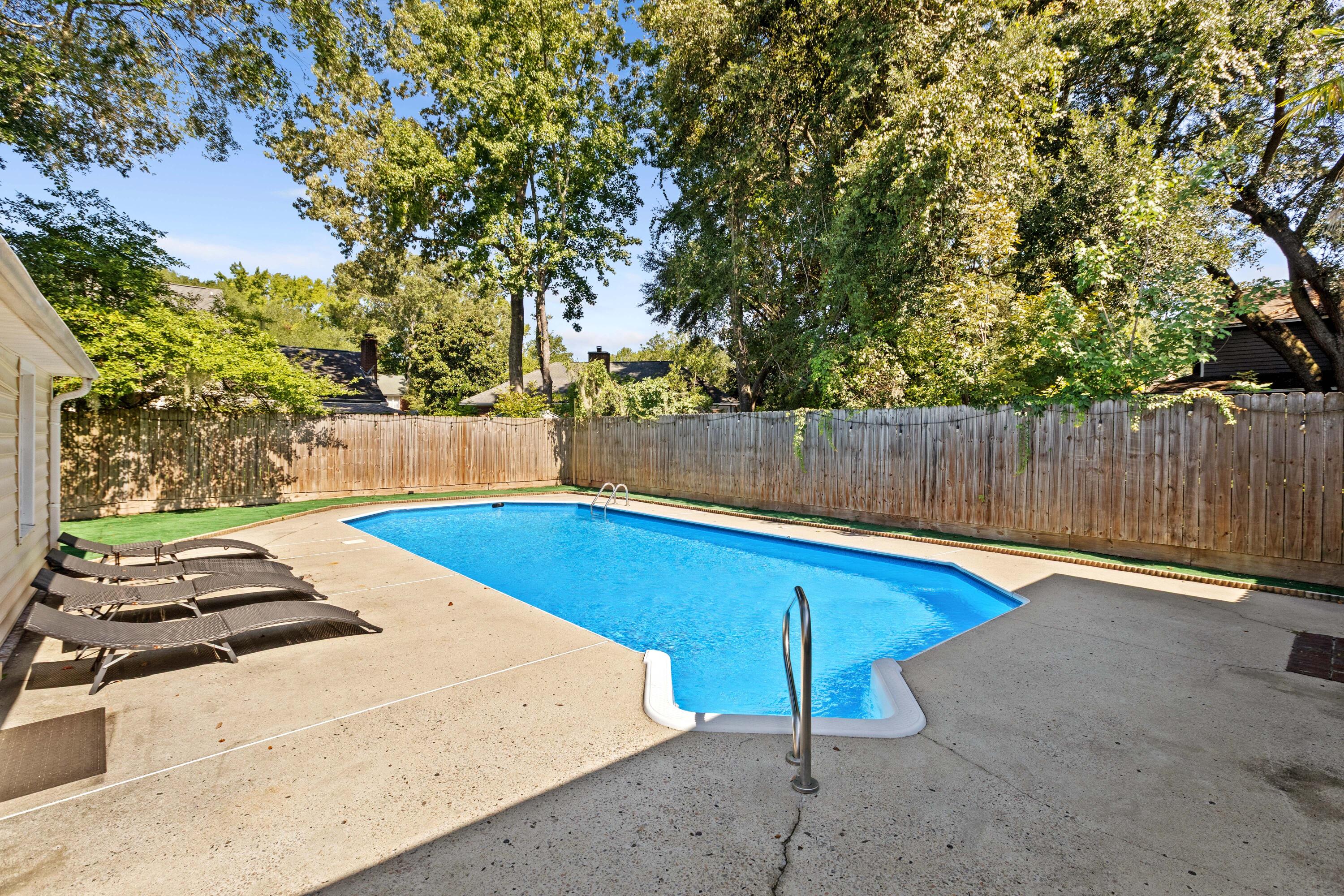 306 Anadale Court