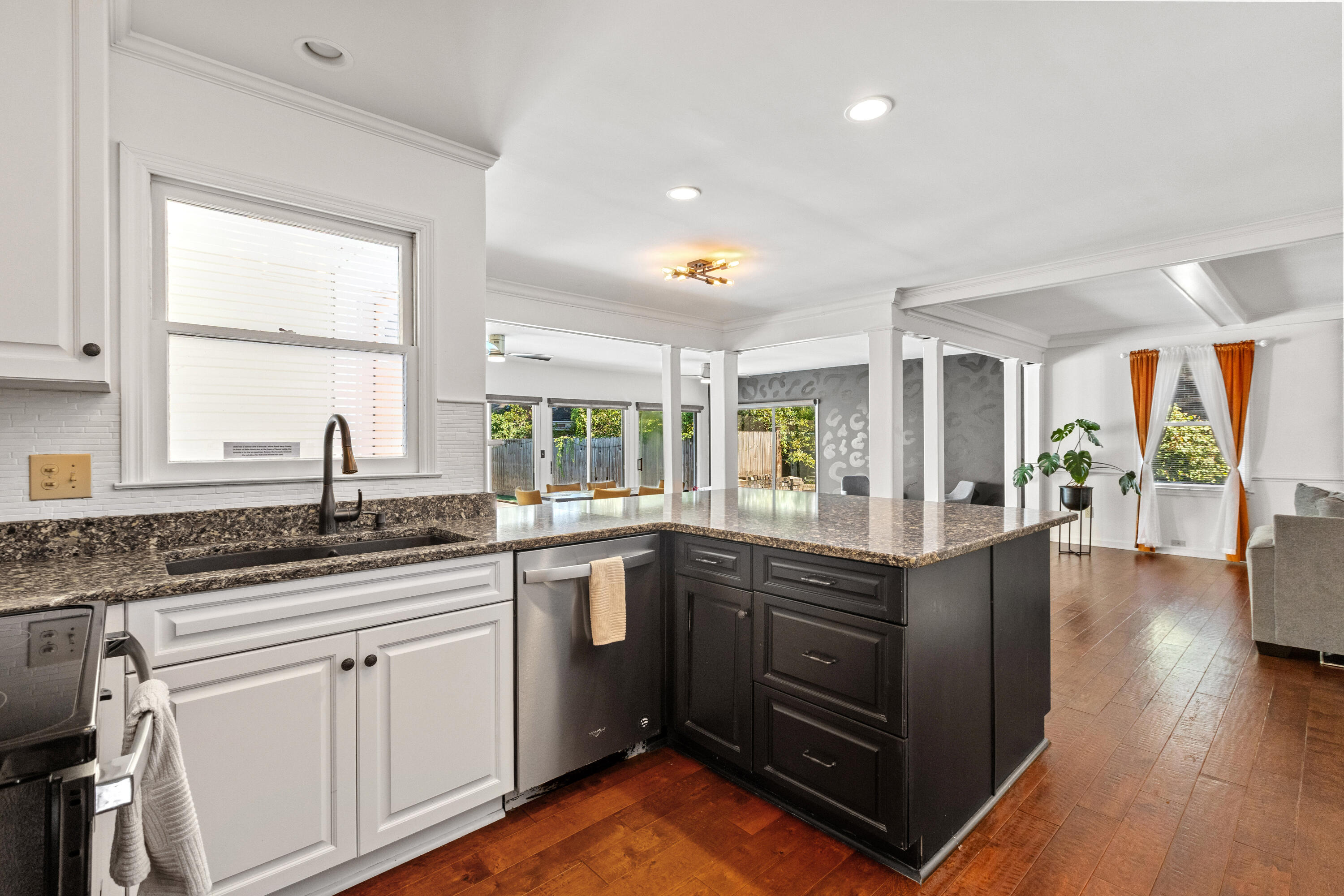306 Anadale Court
