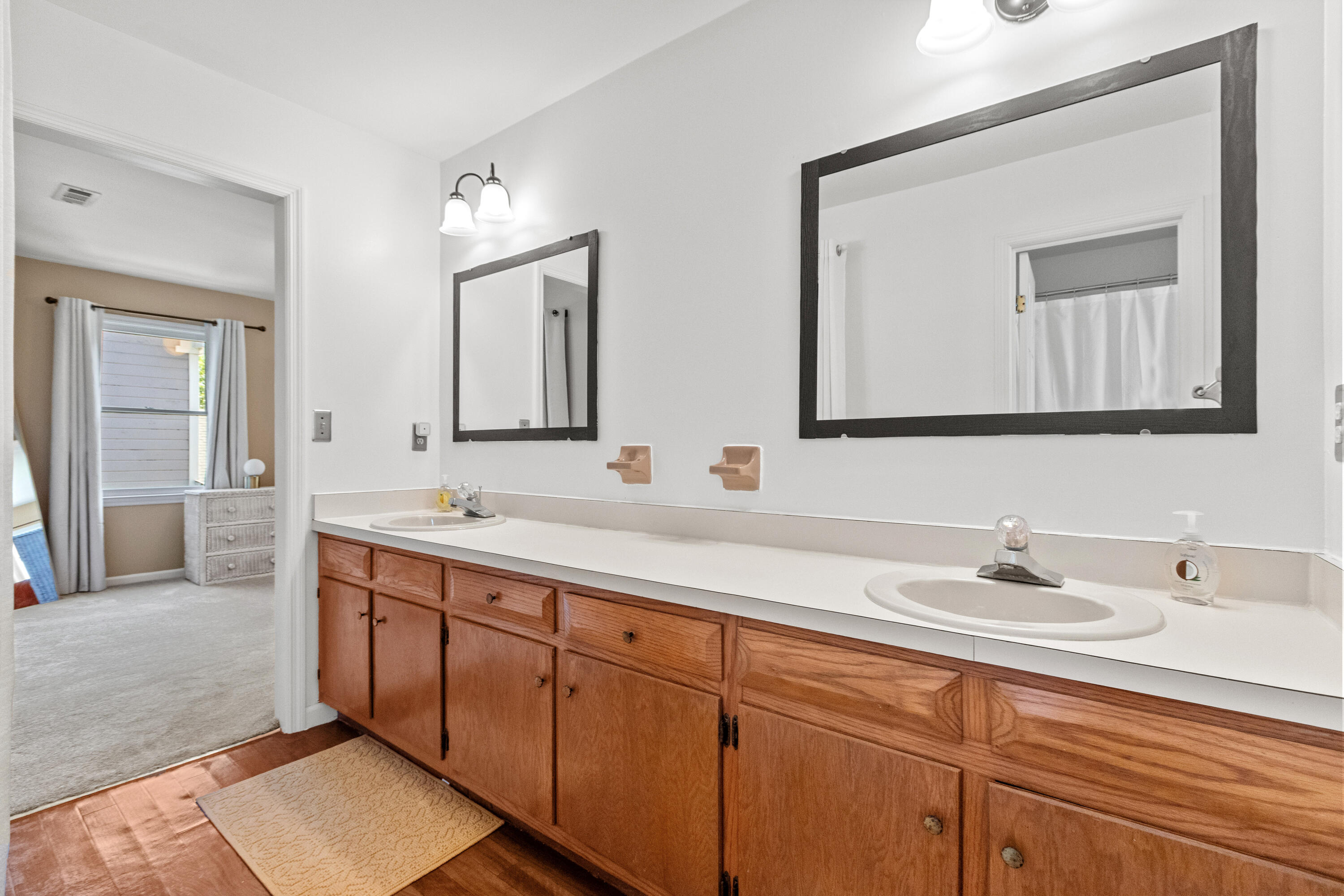 306 Anadale Court