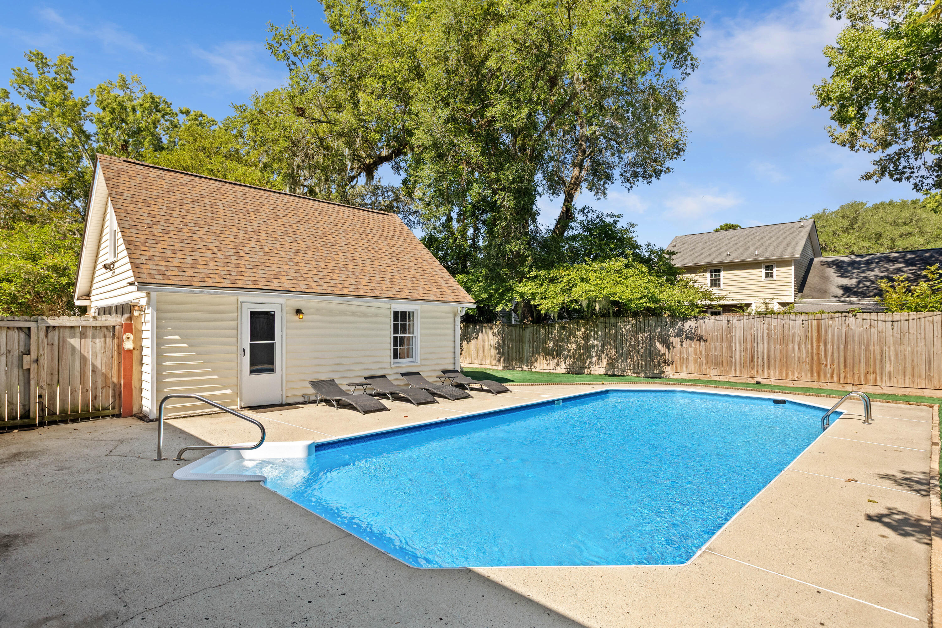 306 Anadale Court