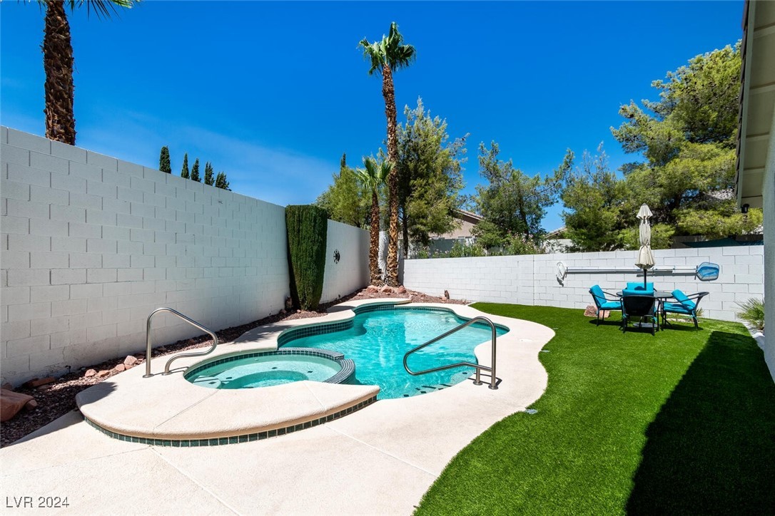 1609 Saddle Rock Circle