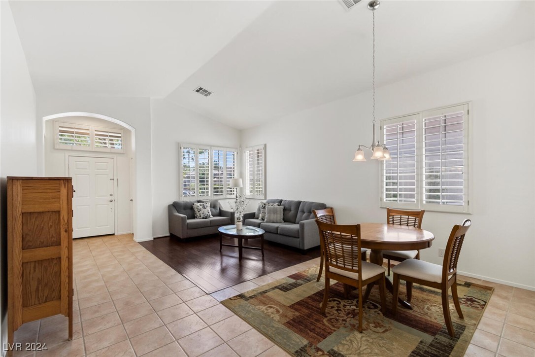 1609 Saddle Rock Circle