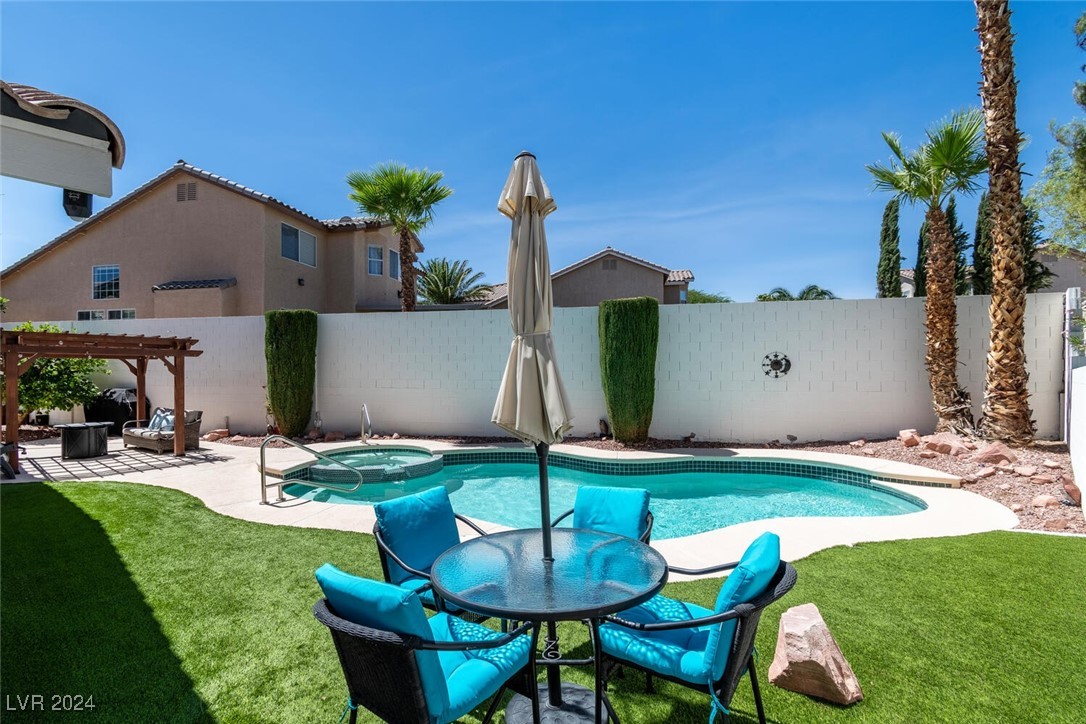 1609 Saddle Rock Circle