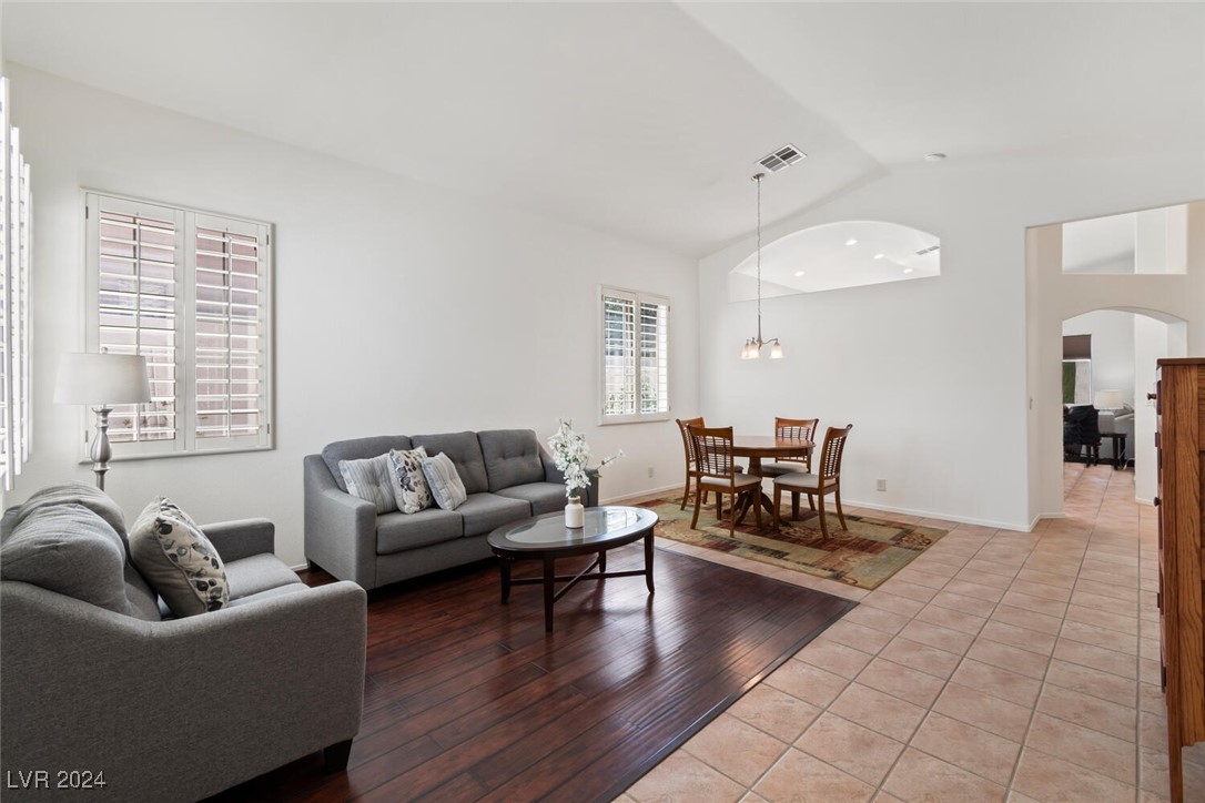 1609 Saddle Rock Circle