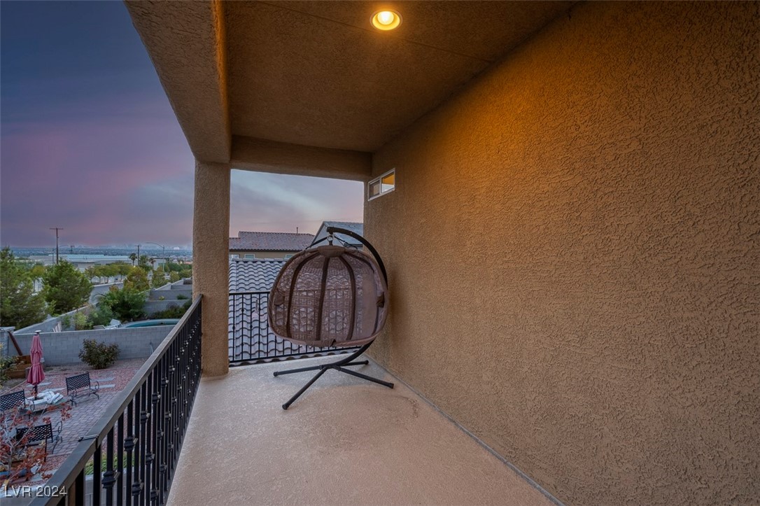 6877 Painted Morning Avenue
