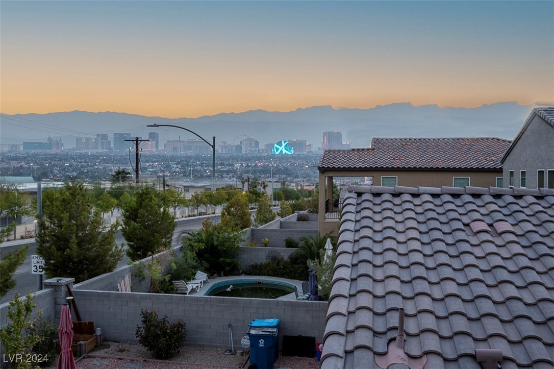 6877 Painted Morning Avenue