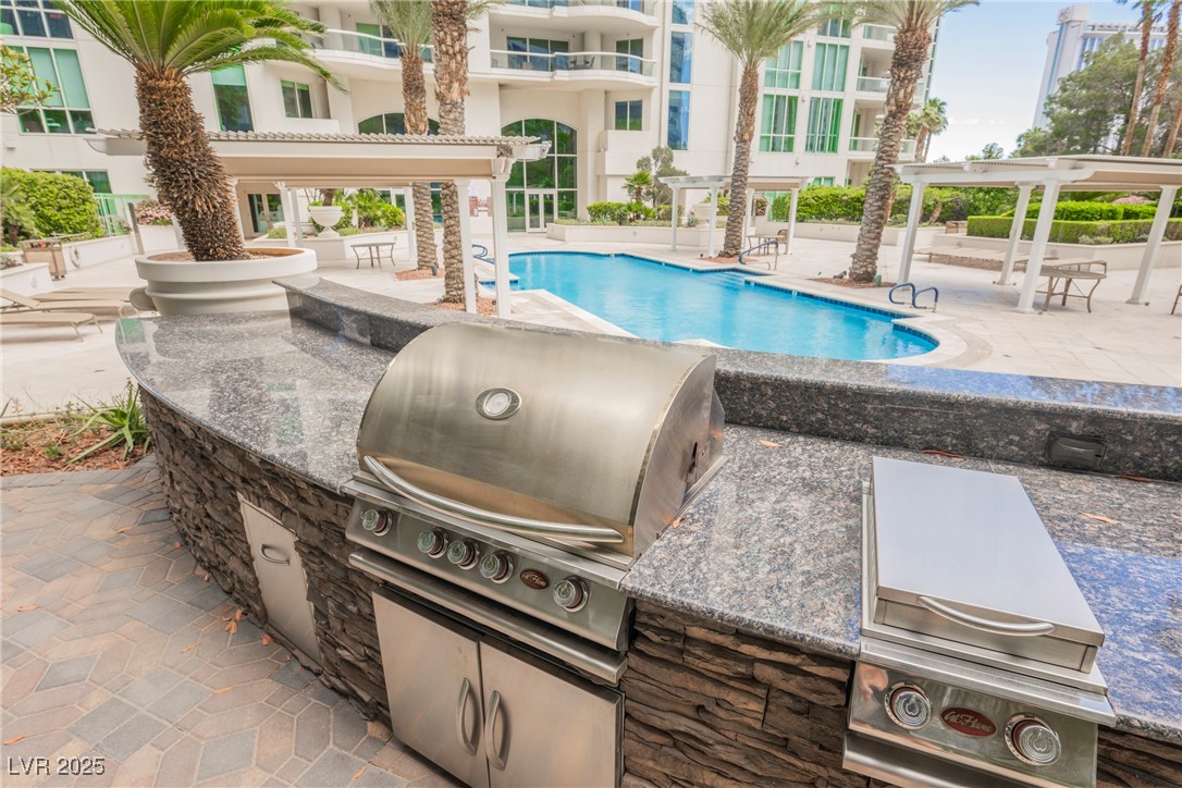 2747 Paradise Road 2606