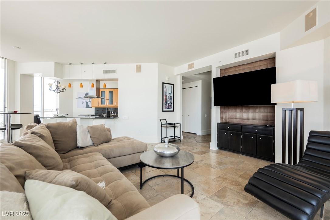 2747 Paradise Road 2606