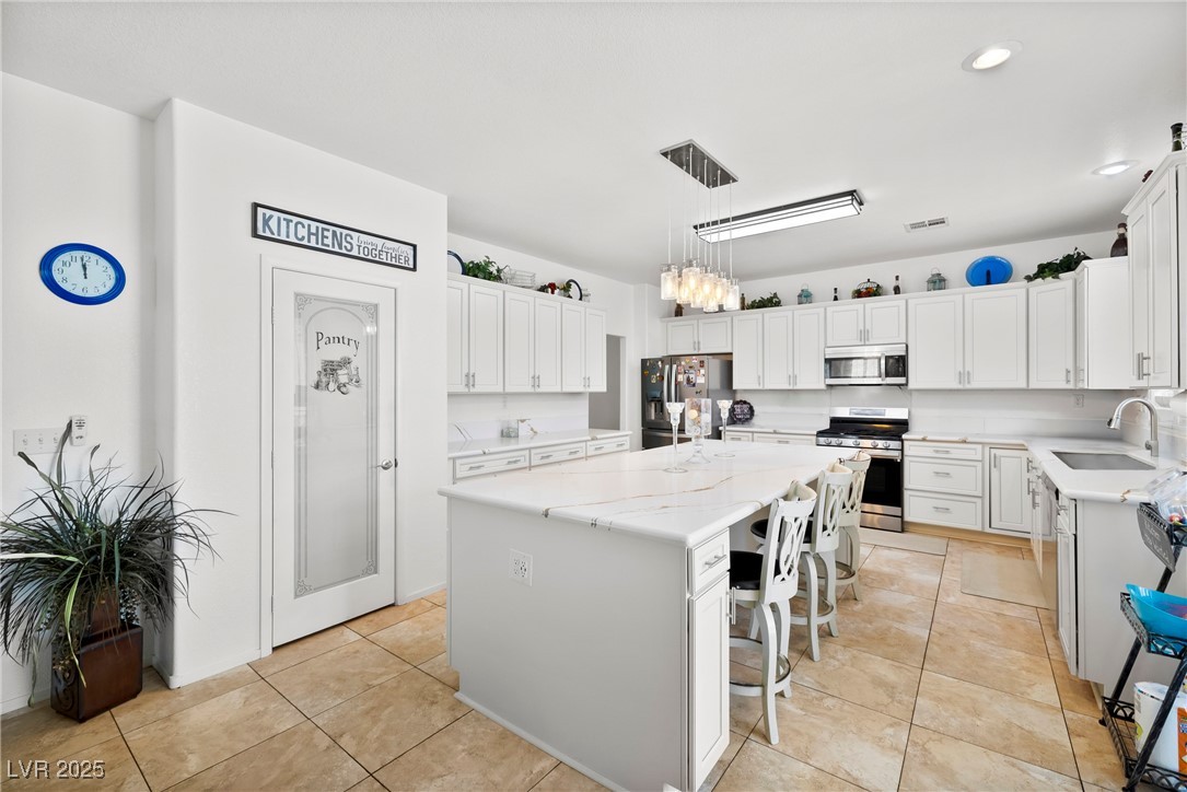 6136 Benchmark Way