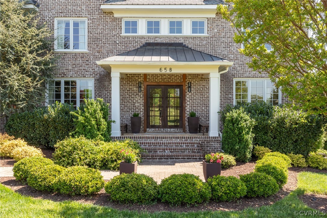 658 Meadow Ridge Ln