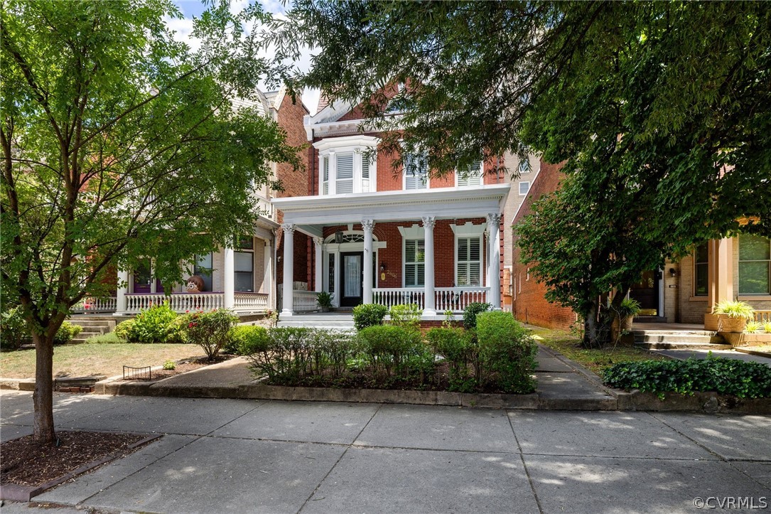 2506 W Grace