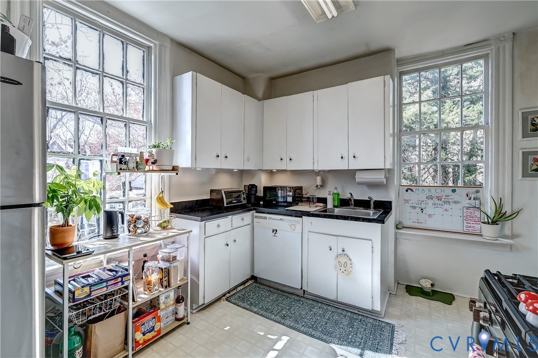 500 N Stafford Ave