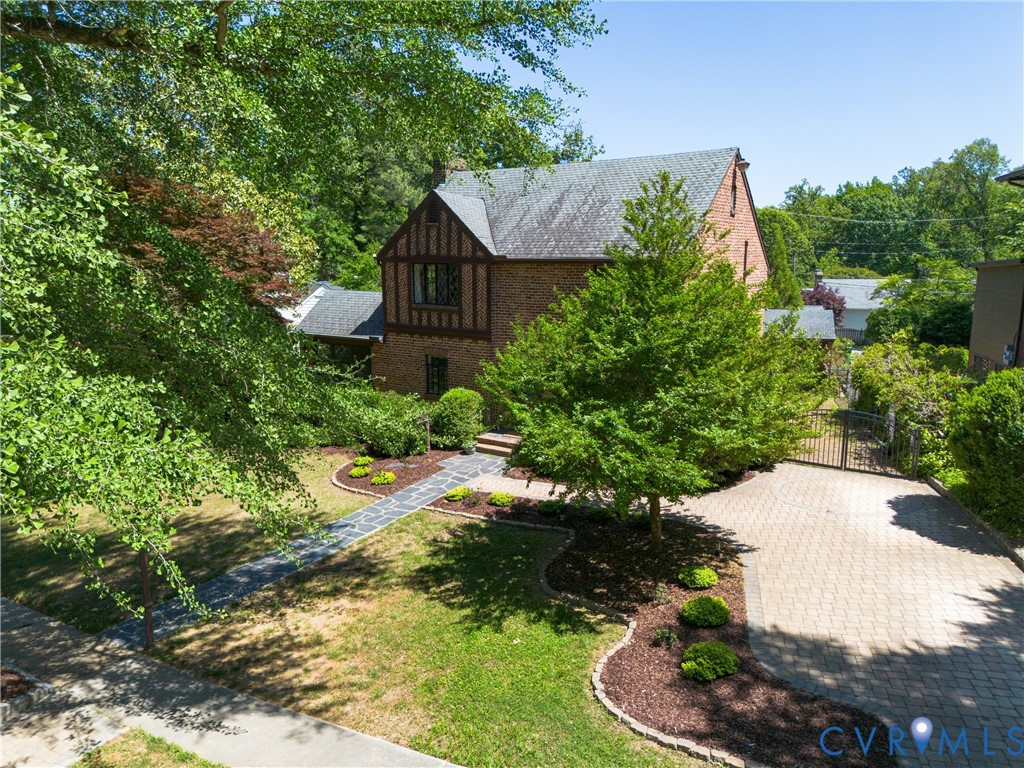 4814 Riverside Dr