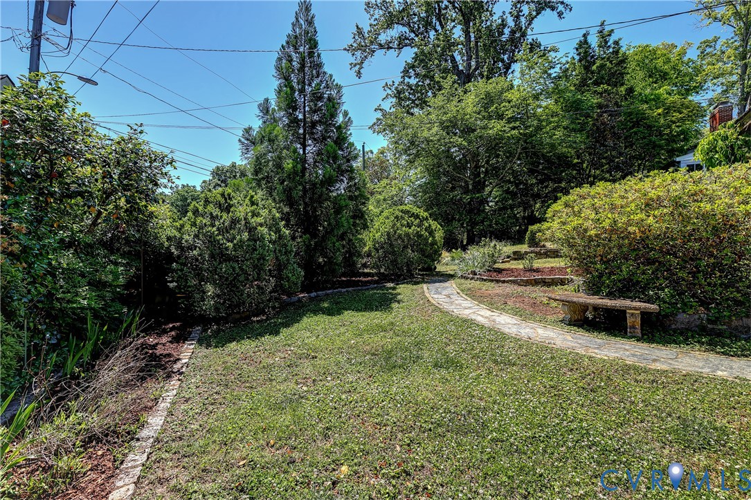 4814 Riverside Dr