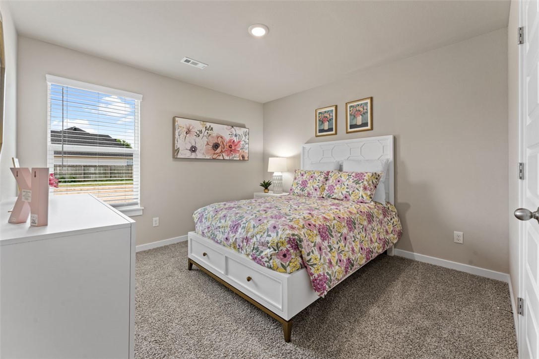 376 W Snow Bend
