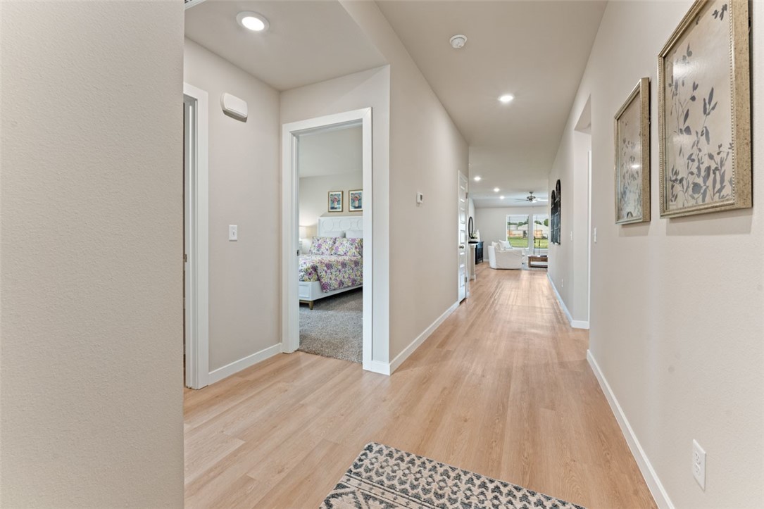 376 W Snow Bend