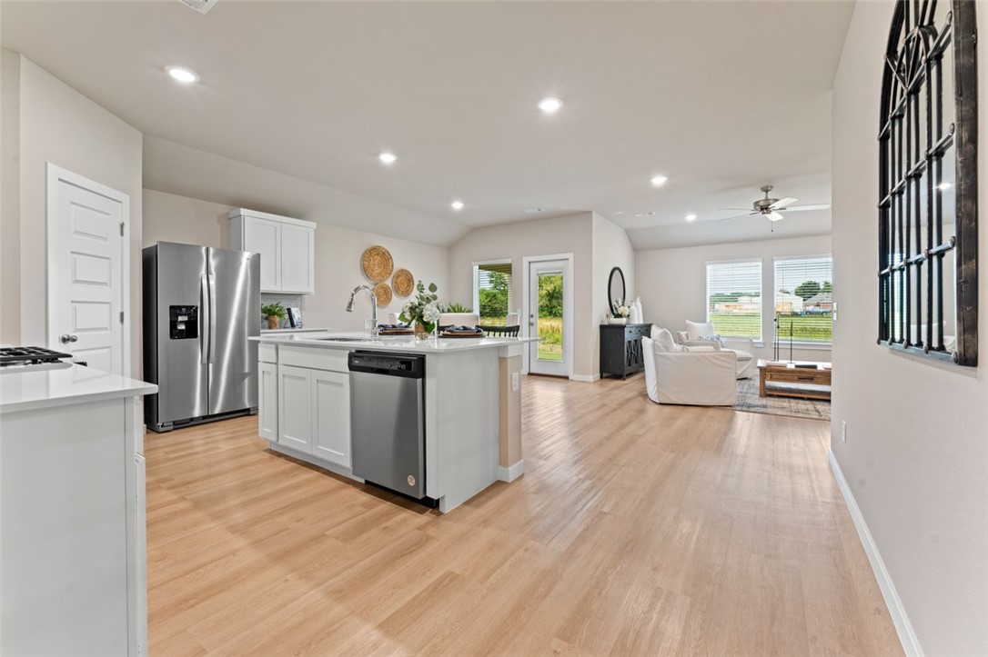 376 W Snow Bend