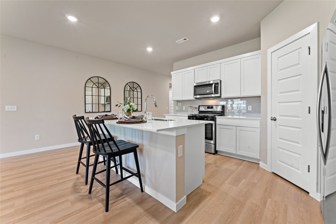 376 W Snow Bend
