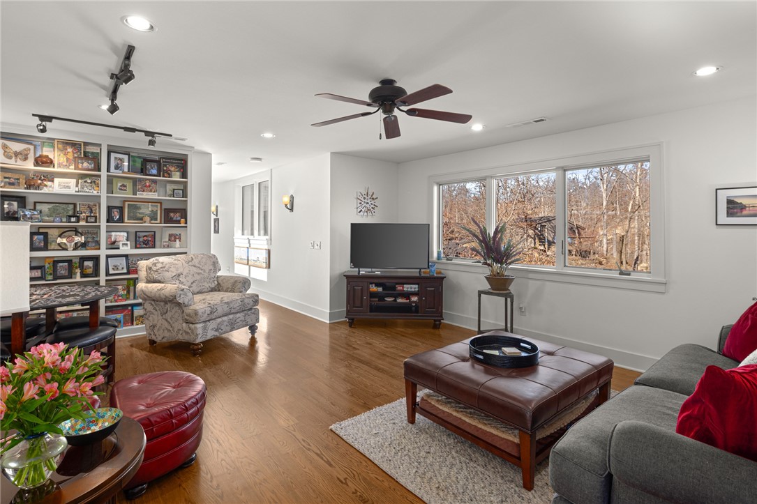 11727 Amber Circle