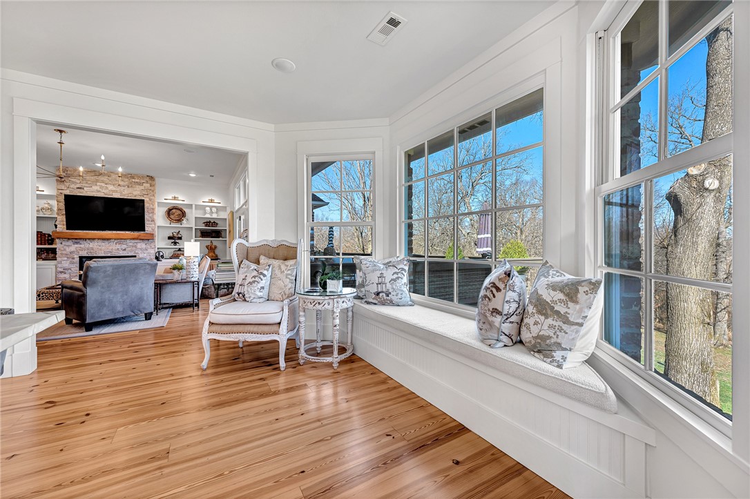 738 Kensington Cove