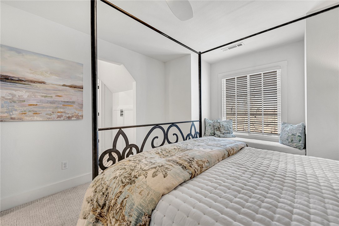 738 Kensington Cove