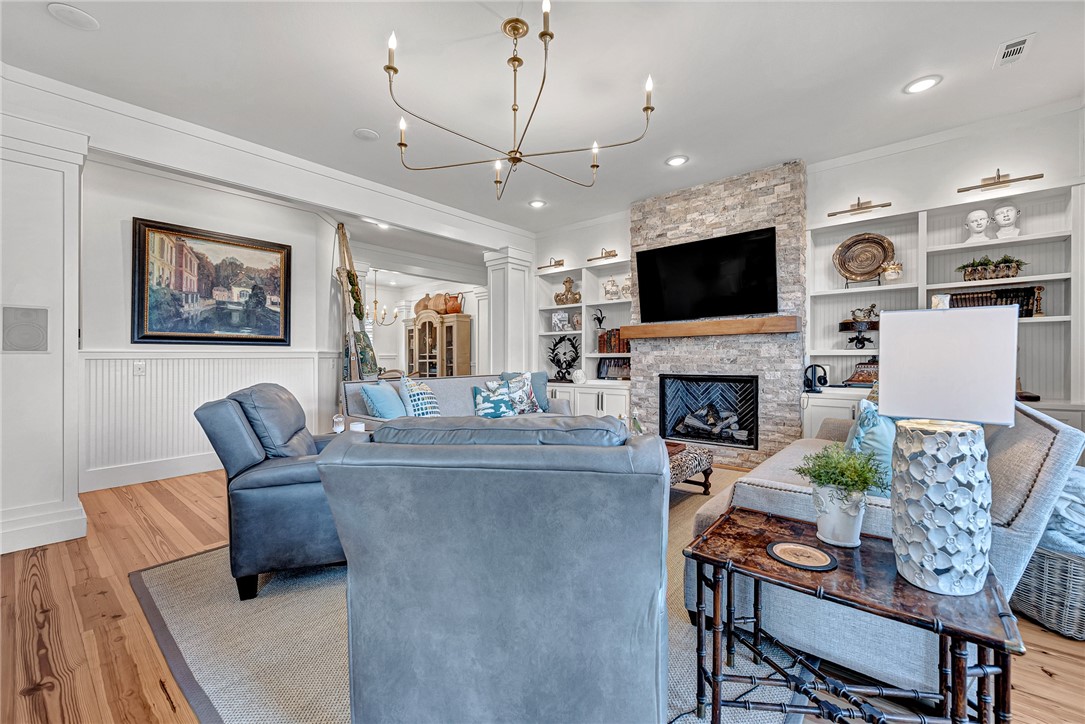 738 Kensington Cove