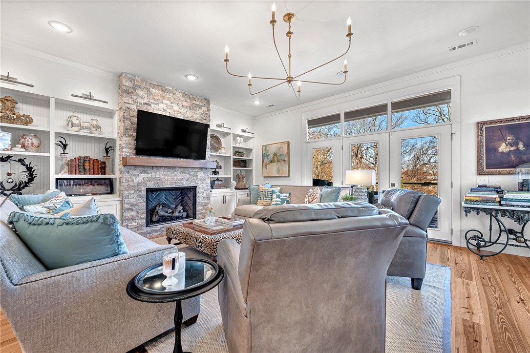 738 Kensington Cove